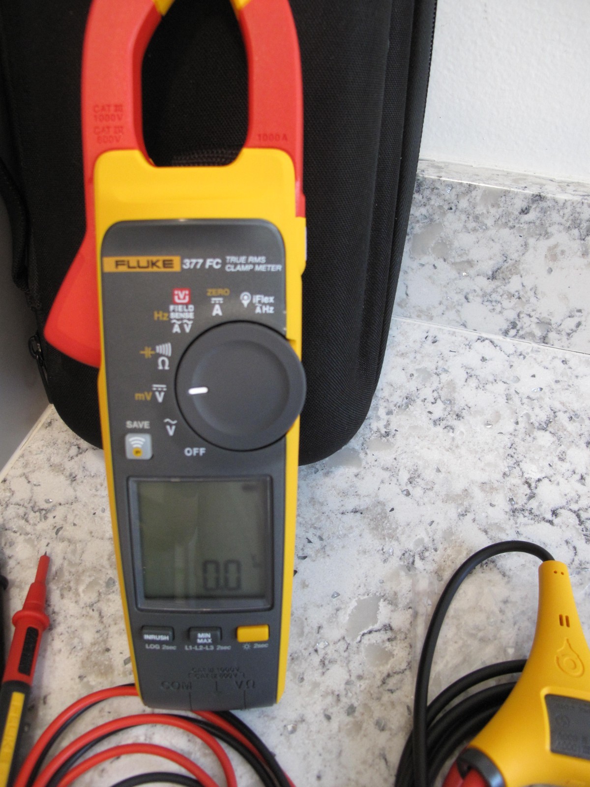 Fluke 377 FC true rms digital handheld clamp meter w/ iflex i2500-18 + bag+leads