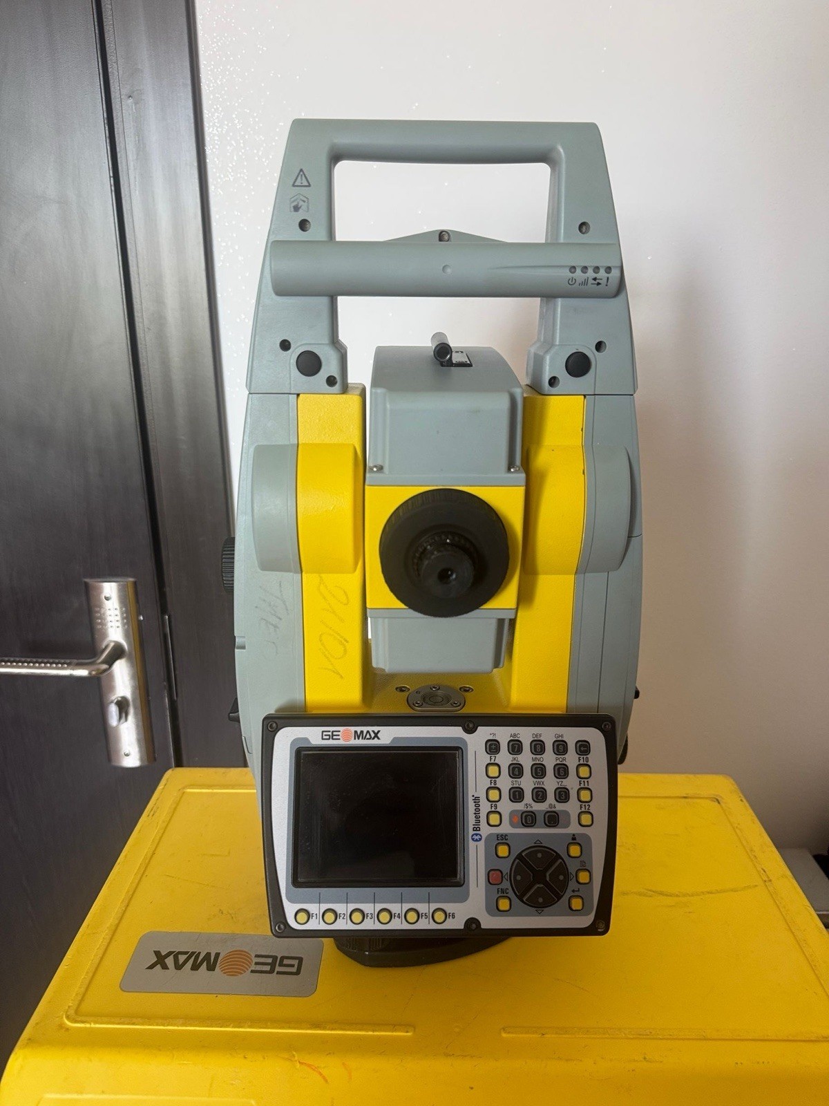 GeoMax Zoom 90 R 2” A10 Robotic Total Station Calibrated / Certified June, 2027