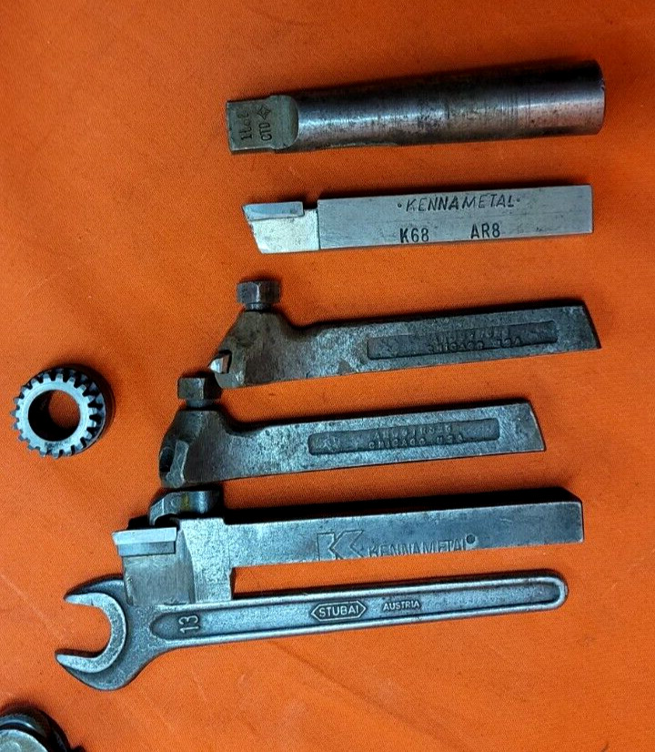 UNBRANDED 3 JAW MANUAL LATHE CHUCK 6-1/4″ DIA. & ACCESSORIES (LOT OF 16)