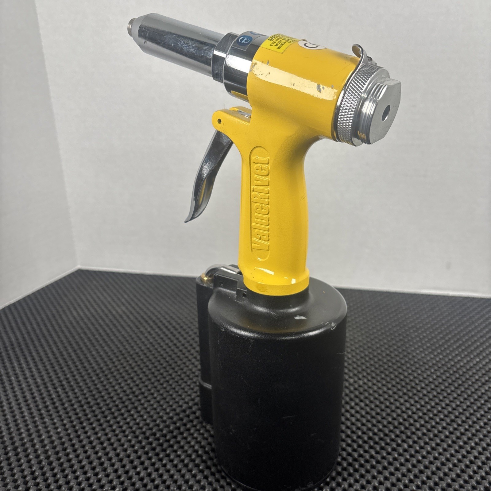 VALUERIVET V-4 (55462) PNEUMATIC AIR/HYDRAULIC POP RIVET GUN 3/32″-1/4″ DIAMETER