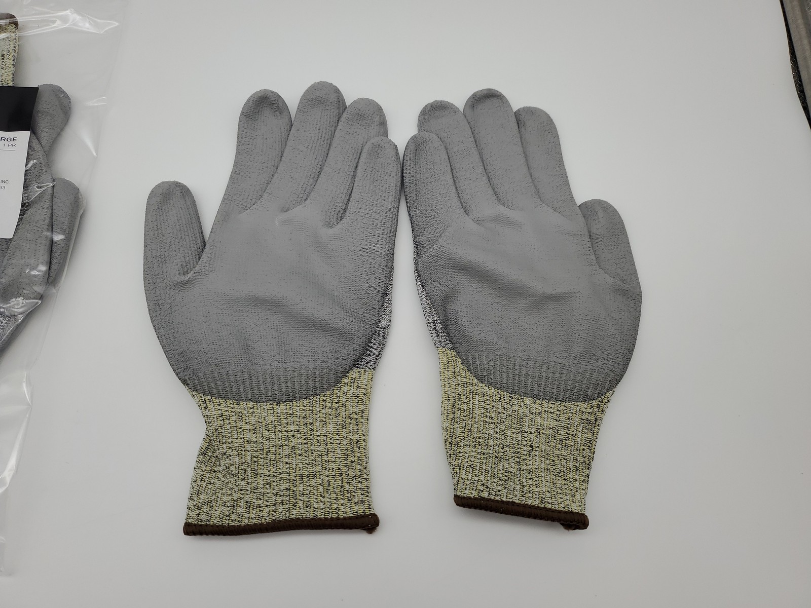 PIP Cut Resistant Work Gloves Size Large G-Tek 3GX Palm Coated 19-D320 3 Pairs