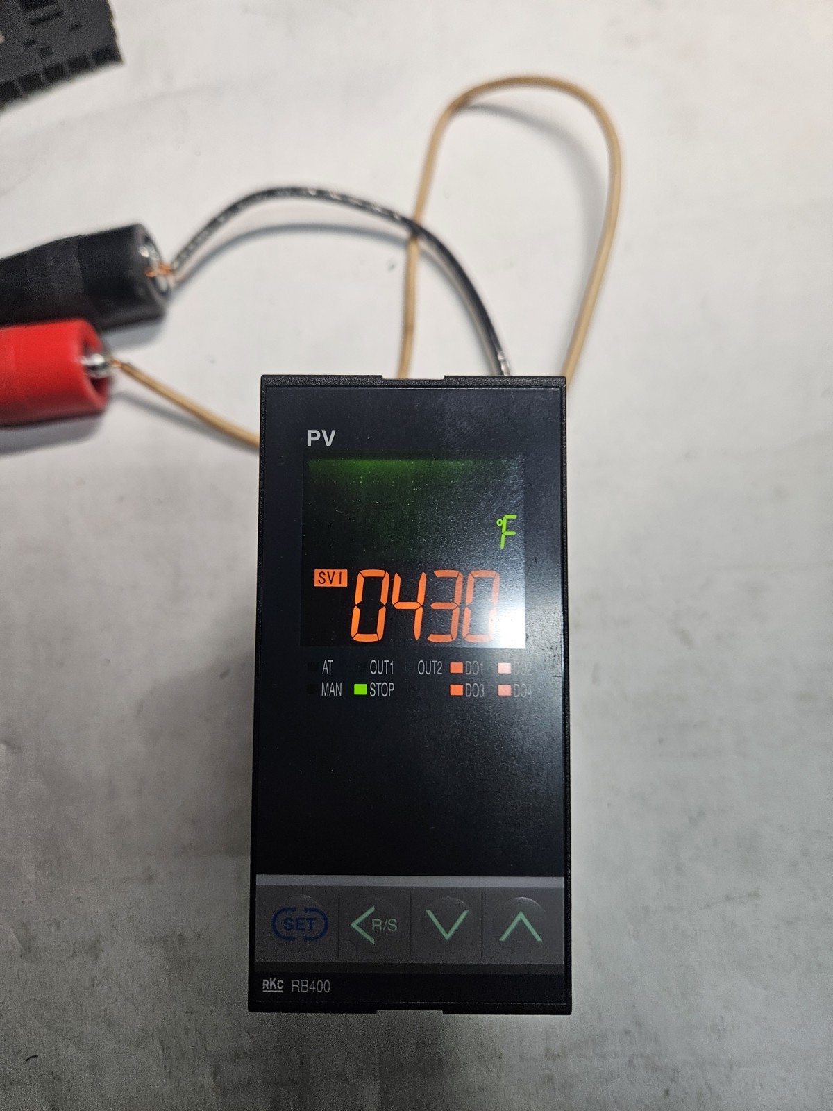 RKC RB400 Digital Temperature Controller 100 To 240V AC 50/60Hz