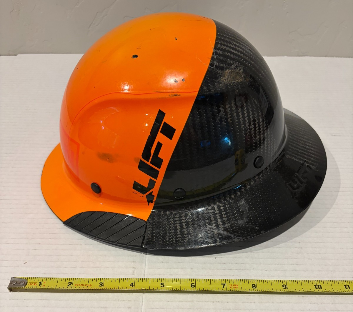 LIFT Safety Dax Fifty 50 Carbon Fiber Full Brim Hard Hat Orange Black Used LOOK