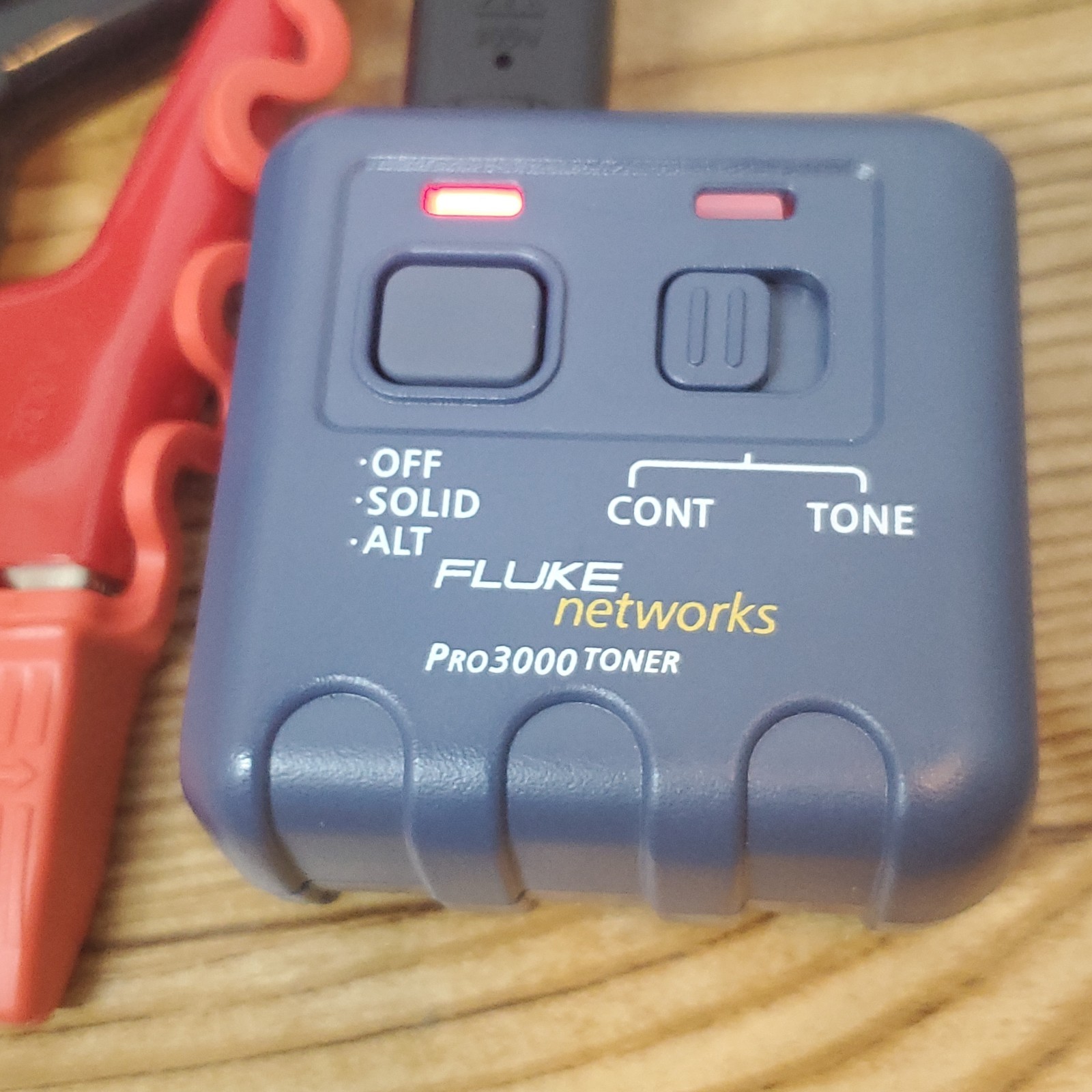 Fluke Networks Pro3000 Tone & Probe Kit with Leads and Carry Case Tested Mint