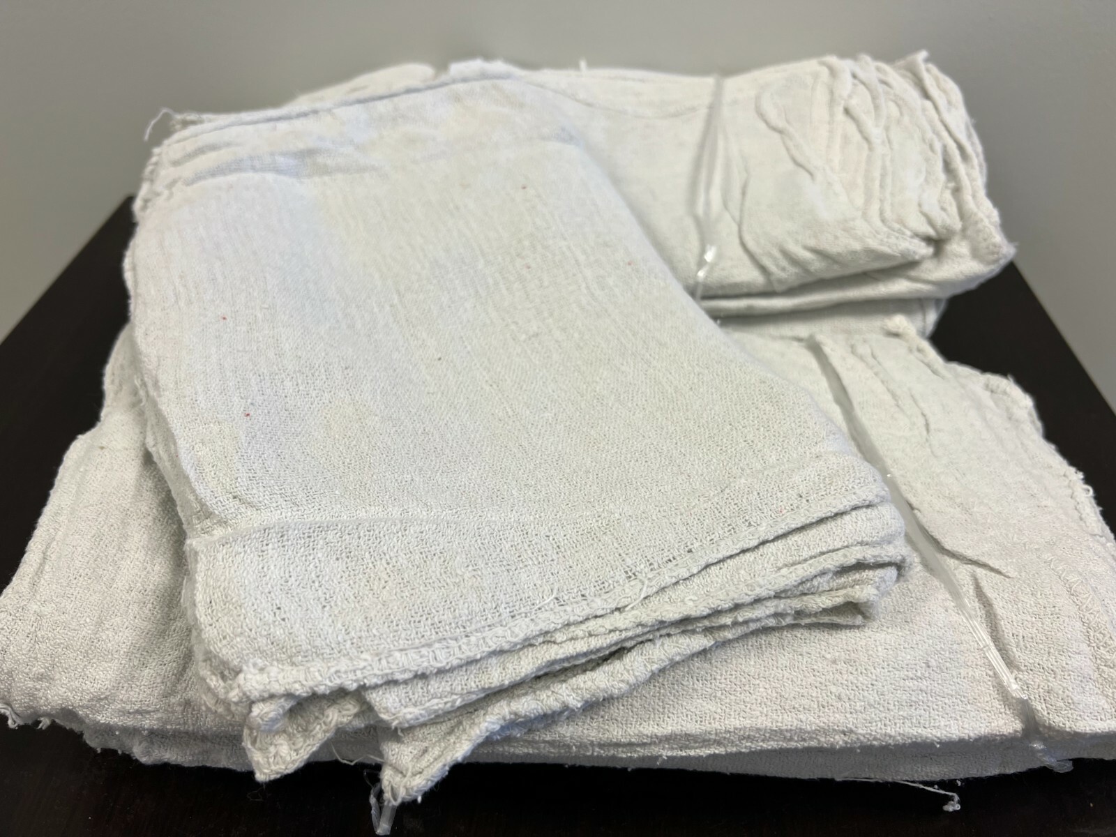 500 PIECES NEW WHITE INDUSTRIAL SHOP RAGS CLEANING TOWELS