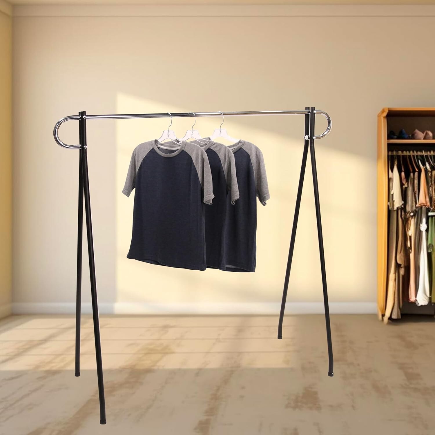 Clothing Rack Black & Chrome Single Rail Retail Storage Garment Salesman 60 x 60