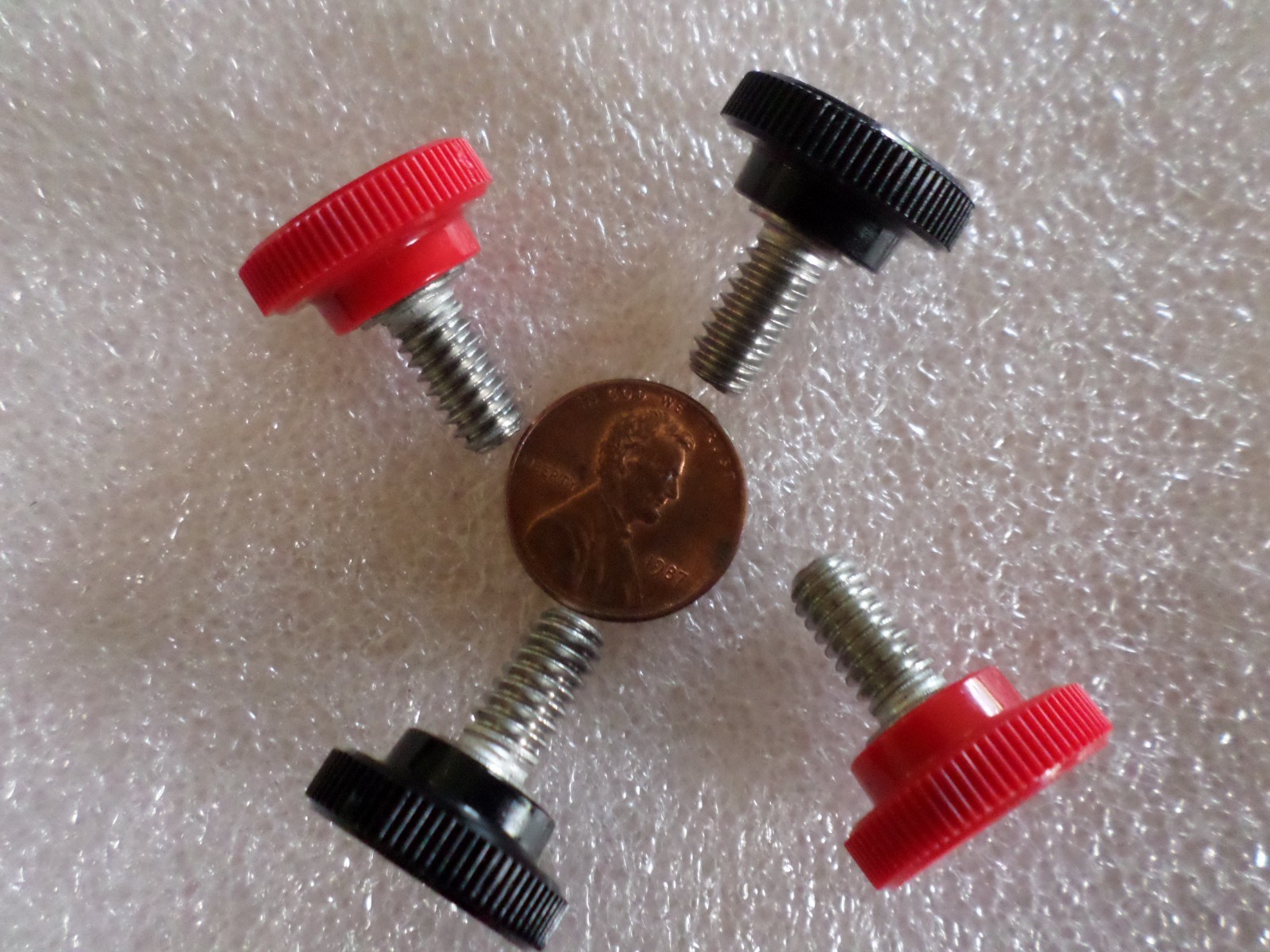 (Qty 4) 1/4-20 Black or Red 1/2″ or 1″ Long Thumb Screw *YOU PICK* Stainless