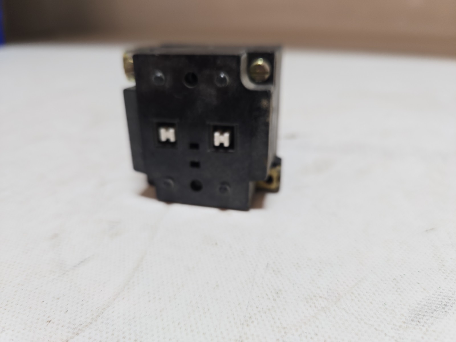 1 Used??? General Electric CR104PXG49 Pilot Light w/Red Cap, 125V Max, 3W Max