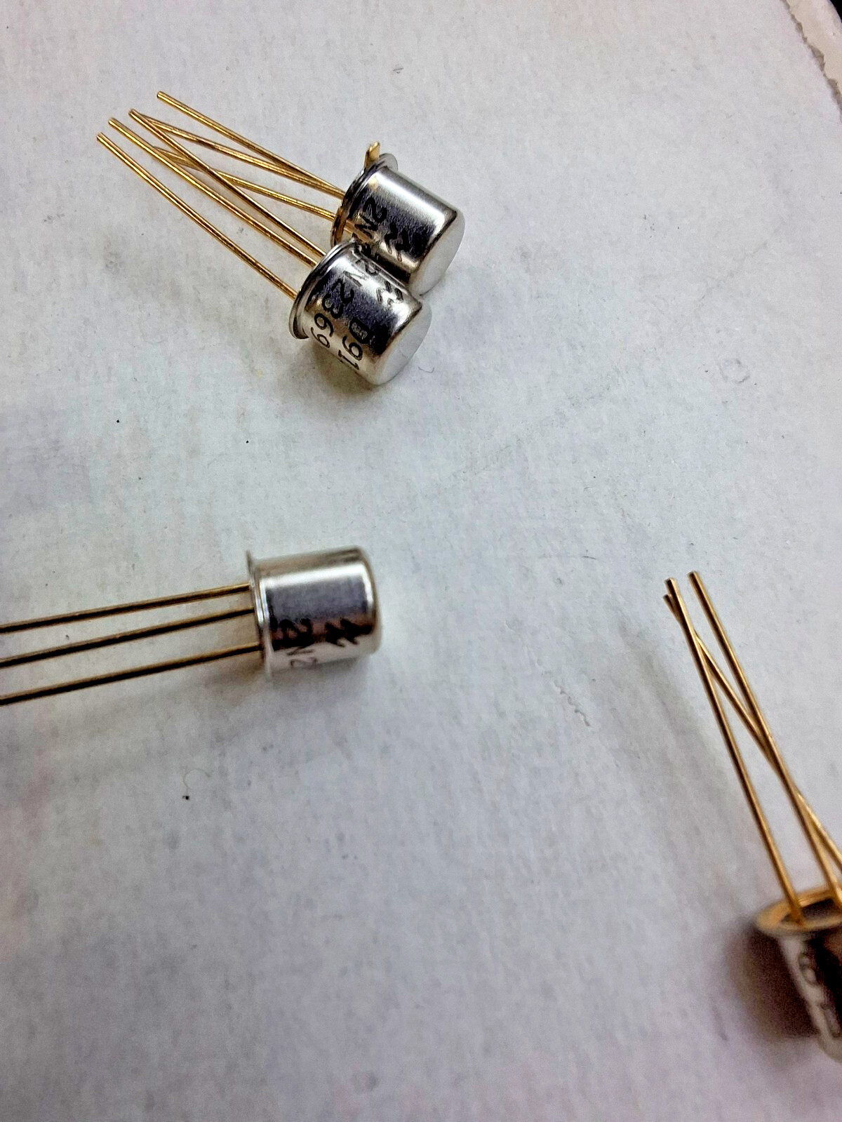 250 PCS 2N2369 National Semiconductor NPN Si Switching Transistor 40V 0.2A TO-18