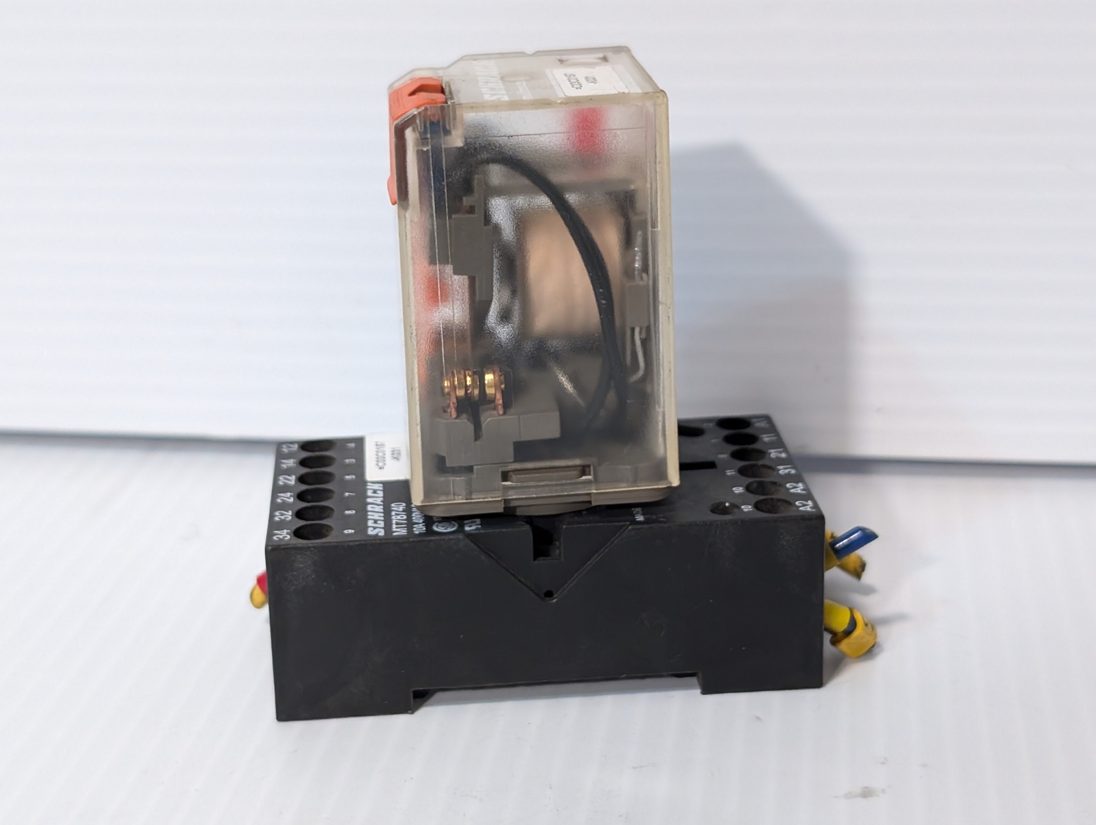 Schrack MT3330C4 relay, 24VDC with Schrack MT78740 relay base as shown