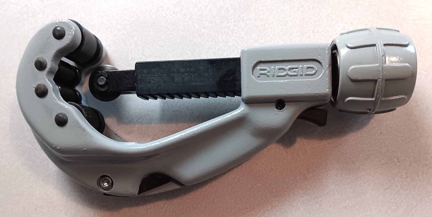 RIDGID NO. 205 SCREW FEED PIPE CUTTER 1/4 TO 2 3/8 IN OD USA