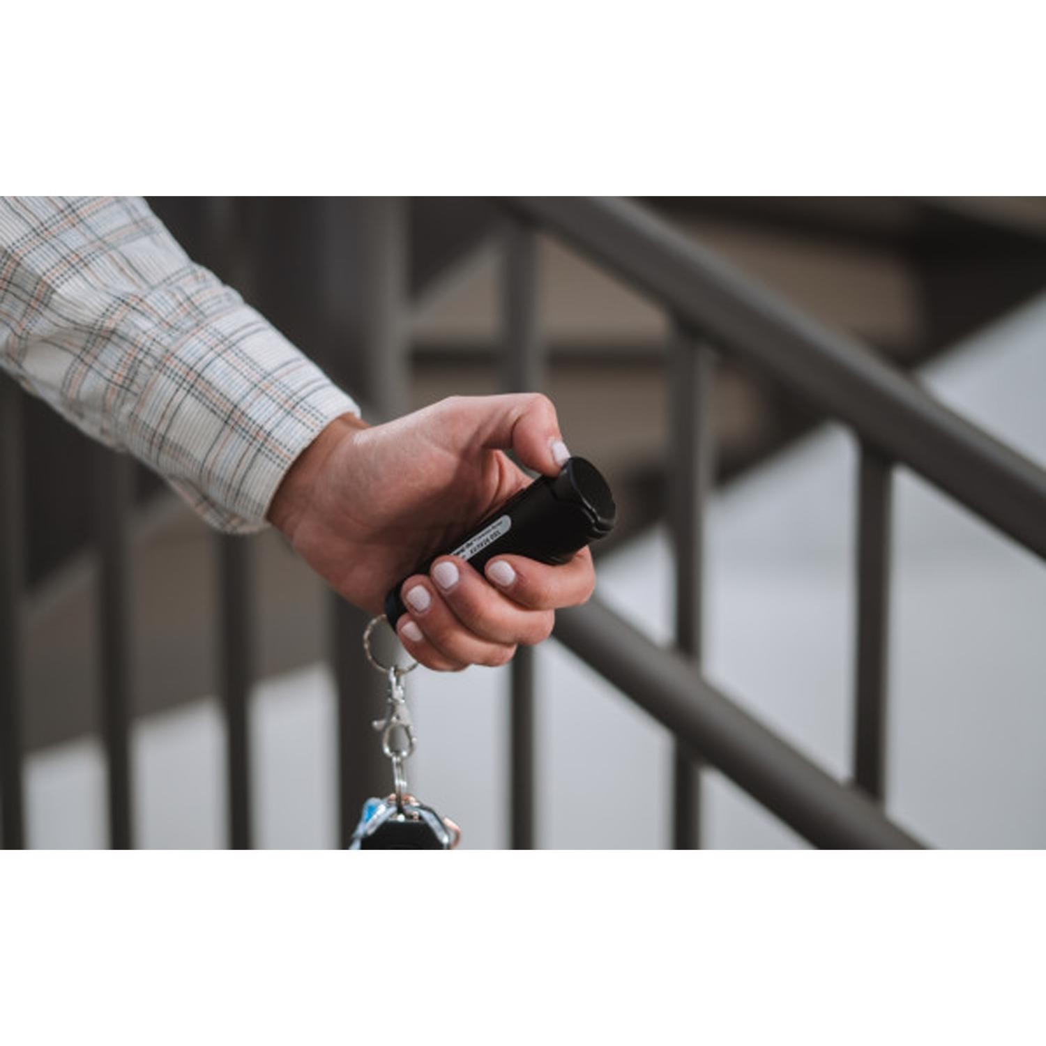 Sabre Red F15-BUSG Pepper Gel Black Aluminum/Plastic Flip Top Keychain