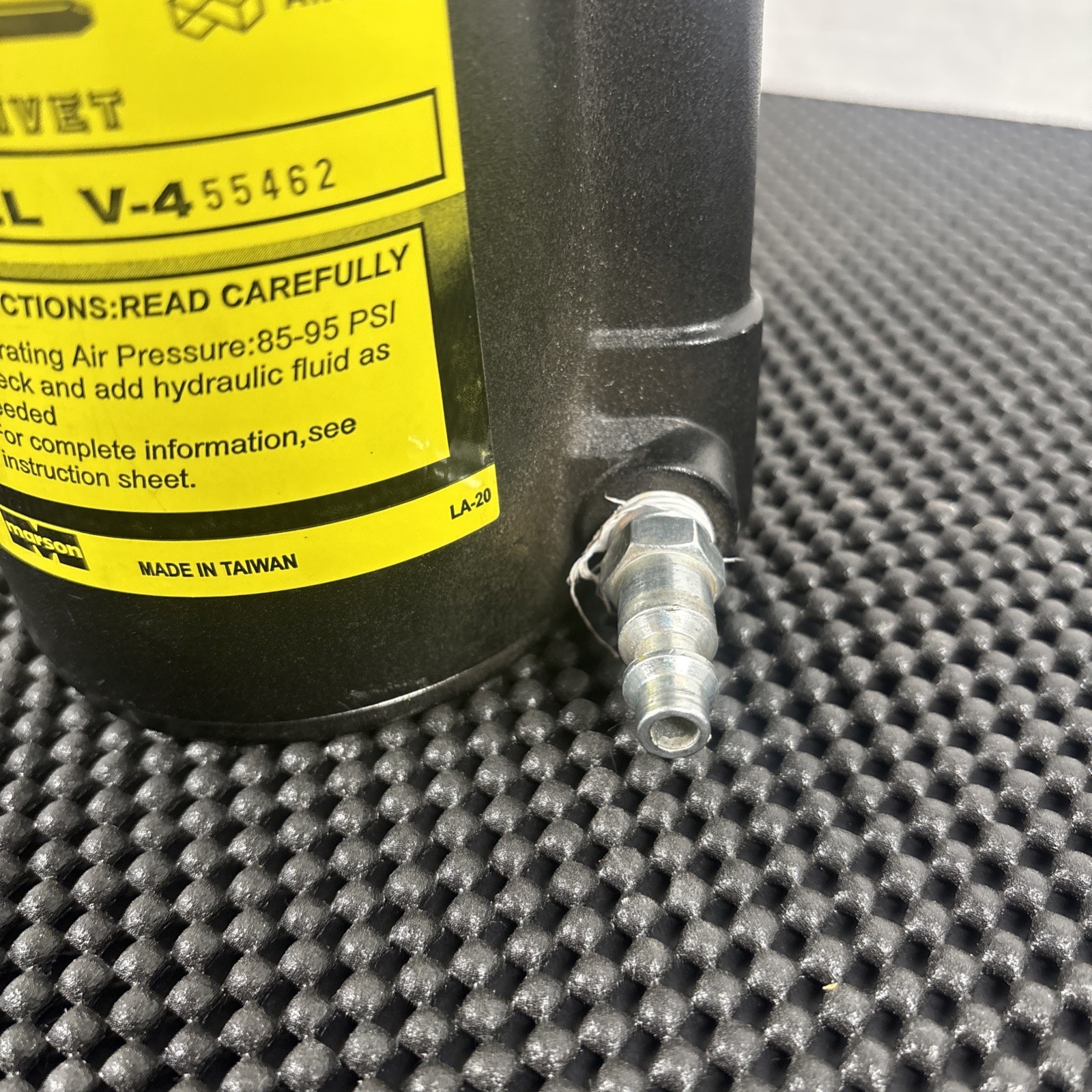 VALUERIVET V-4 (55462) PNEUMATIC AIR/HYDRAULIC POP RIVET GUN 3/32″-1/4″ DIAMETER