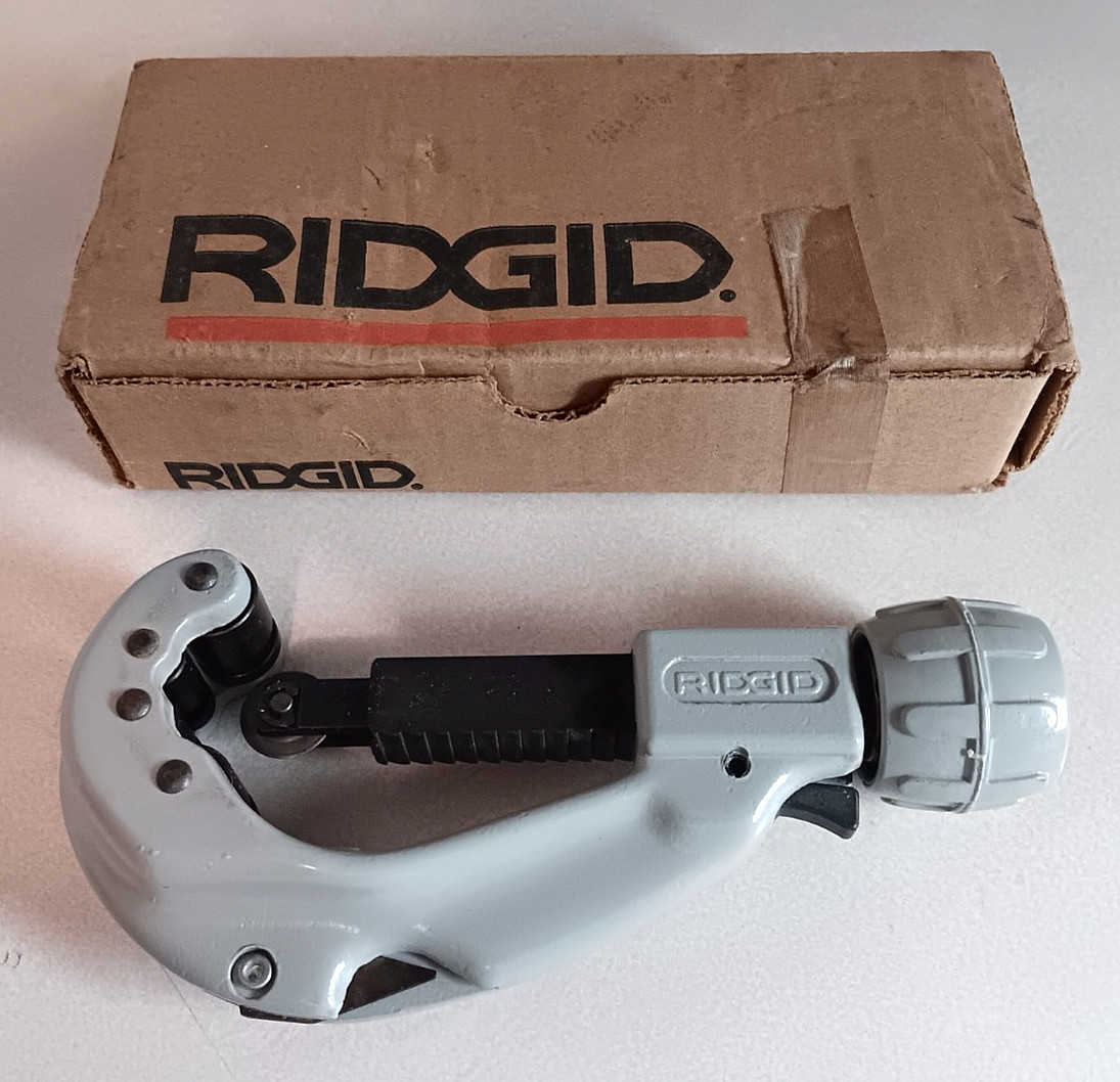 RIDGID NO. 205 SCREW FEED PIPE CUTTER 1/4 TO 2 3/8 IN OD USA