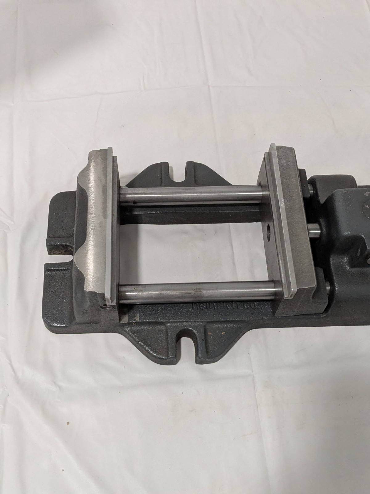 Heinrich Horizontal Drill Press Vise: 6″ Jaw Width, 6-3/16″ Jaw Opening 6-SV
