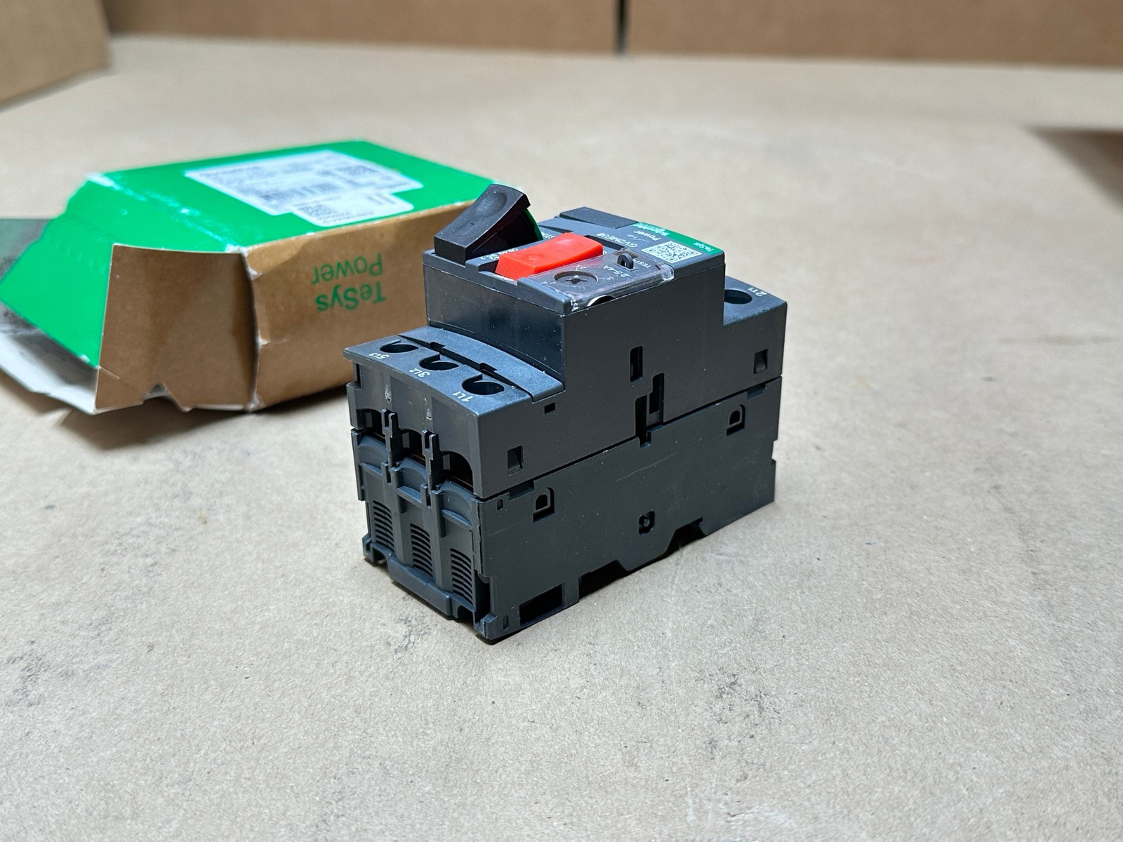 Schneider Elec GV2ME08 Motor Circuit Breaker 2.5-4A 3P
