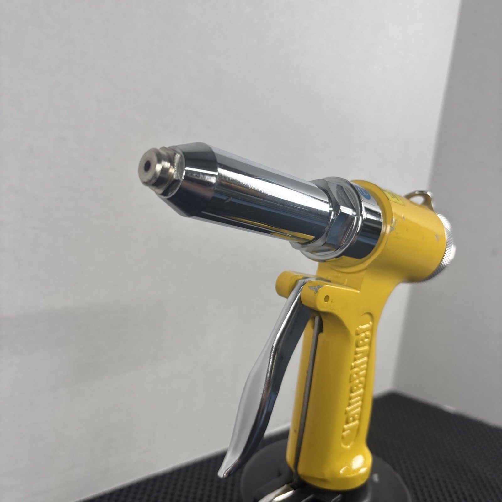 VALUERIVET V-4 (55462) PNEUMATIC AIR/HYDRAULIC POP RIVET GUN 3/32″-1/4″ DIAMETER
