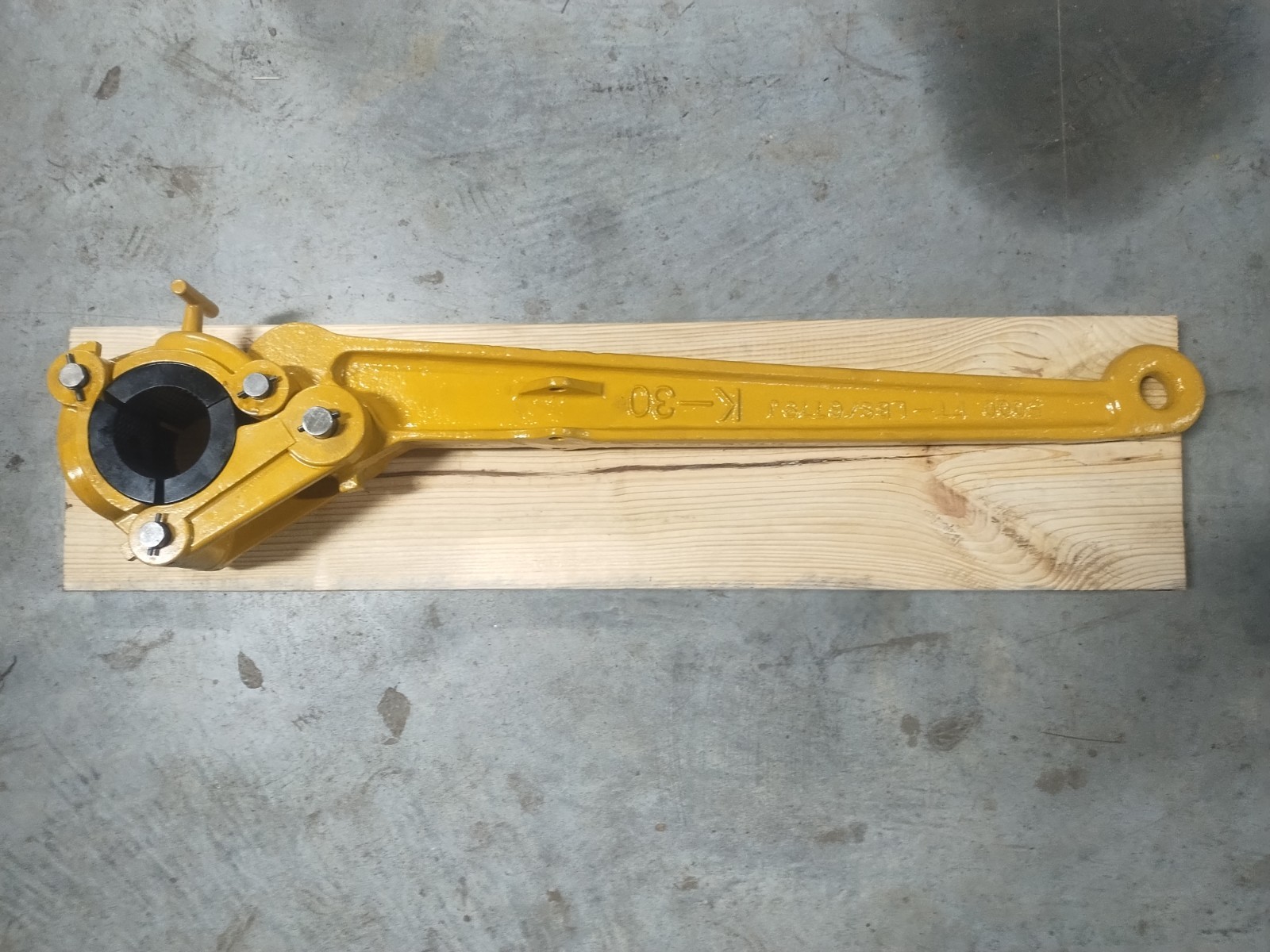 KELCO K 30 . Heavy-Duty Pipe Tongs, OAT 3/4″- 4-1/8″.