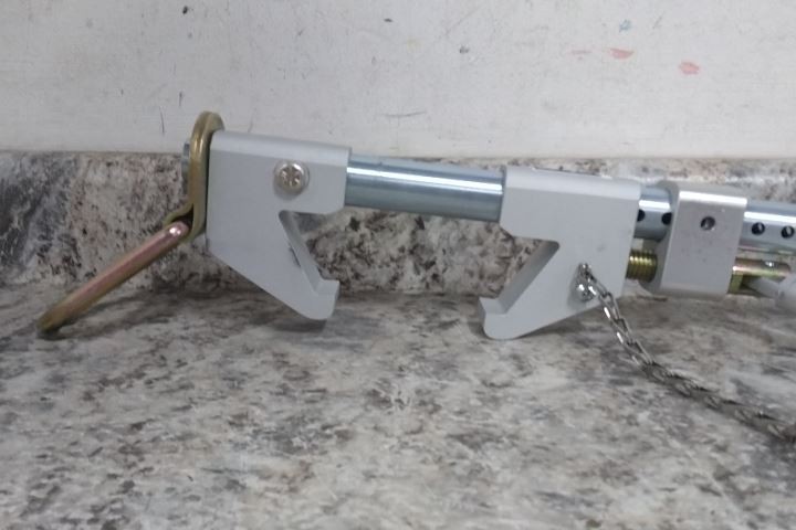 3M DBI-Sala 2108407 2-1/2 to 18 In Flange Width 310 Lb Cap Fixed Beam Anchor
