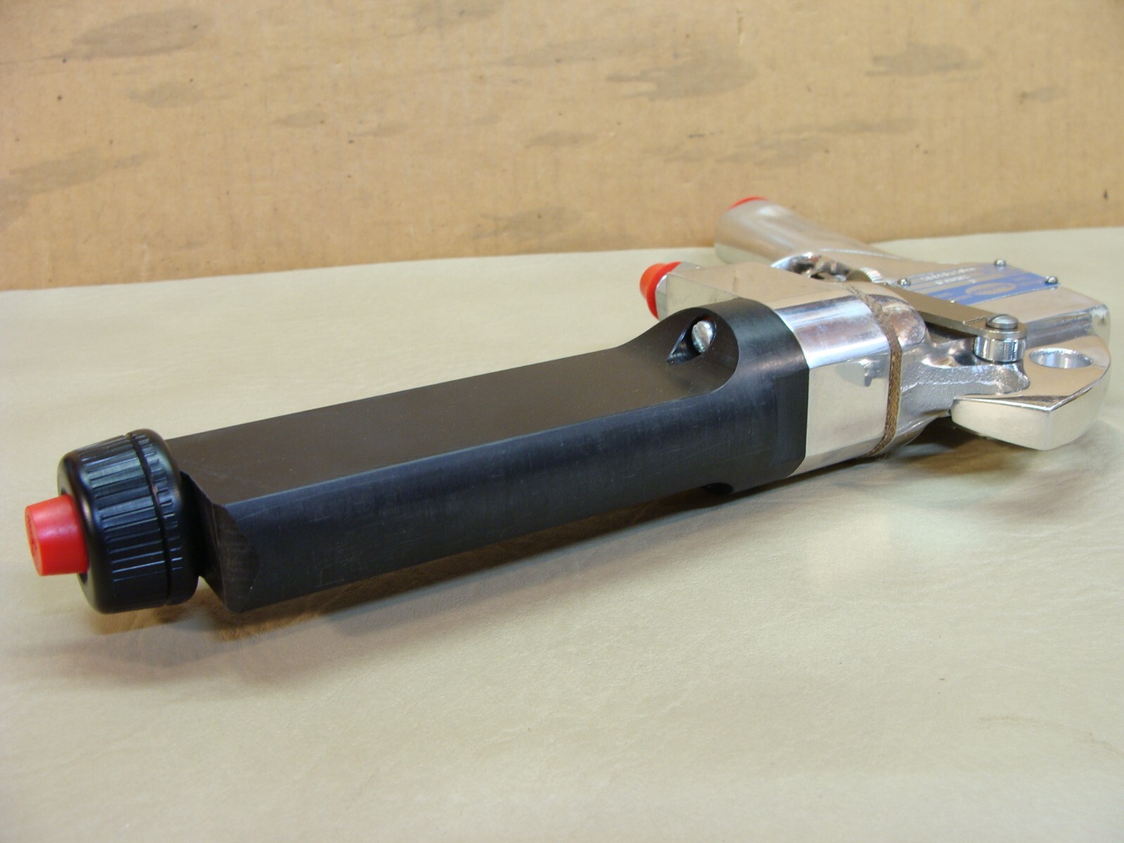NEW NOS NORDSON Model C electrostatic airless spray gun 245437B
