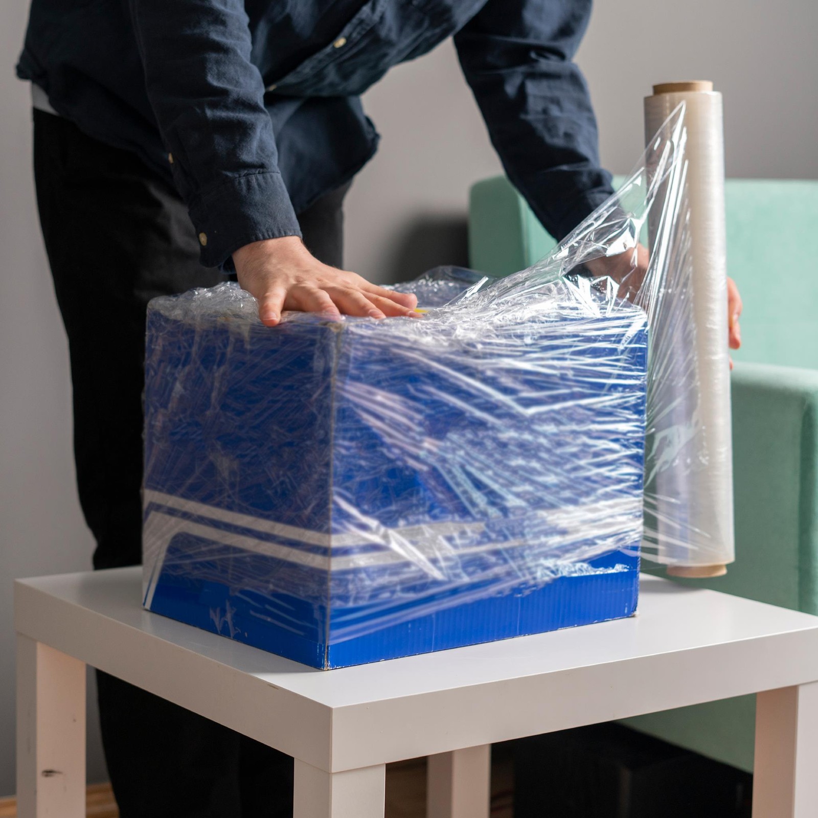18″ x 1000′ 4 Rolls (120 Gauge) Blown Hand Stretch Film Shrink Wrap – Clear