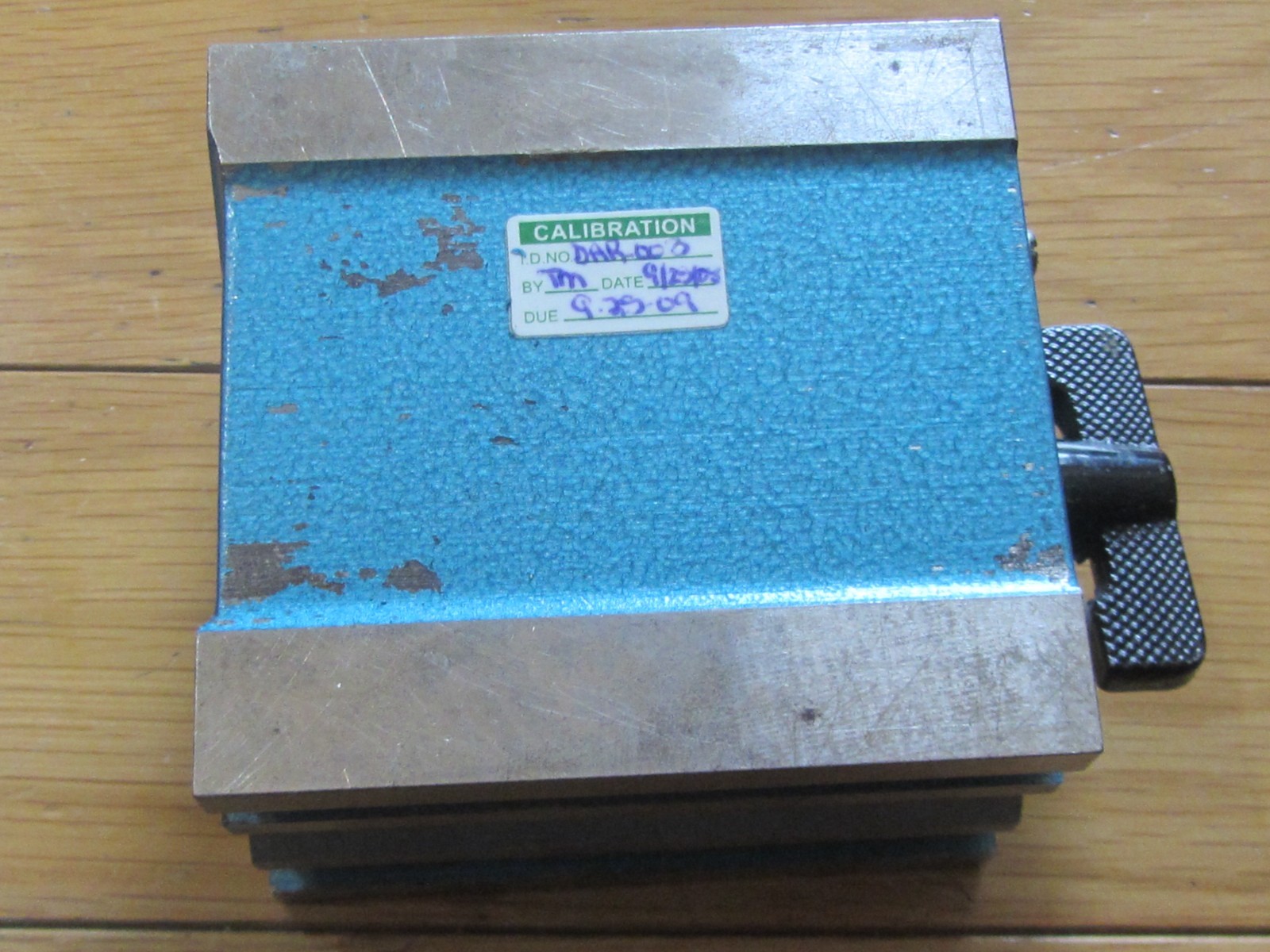 Magnetic V Block Holder Magnetic Holder Made in Taiwan! MINT & COOL! No. 80652!