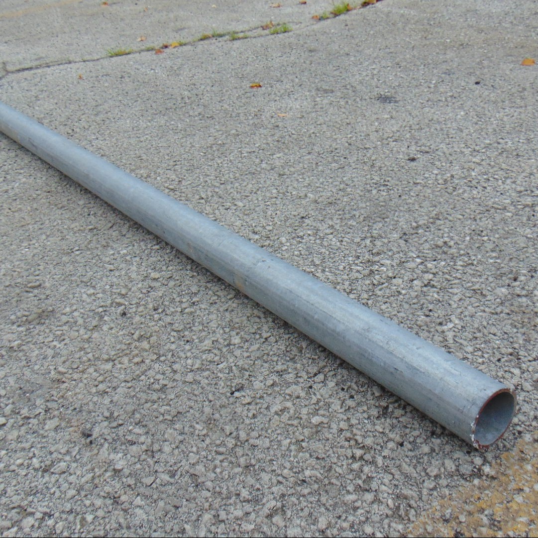 Galvanized Steel Pipe – 1-1/2″ x 5′ – SCH40 – Industrial Plumbing Conduit