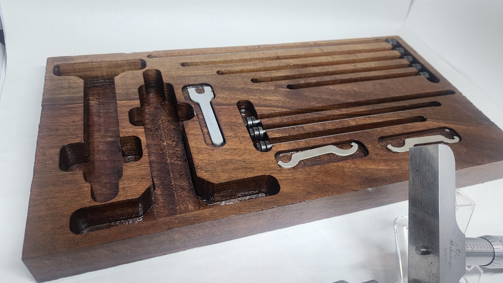 Mitutoyo Depth Gauges 0-6″ Set In Custom Wood Holder 2-3/8″ & 4″ Bases
