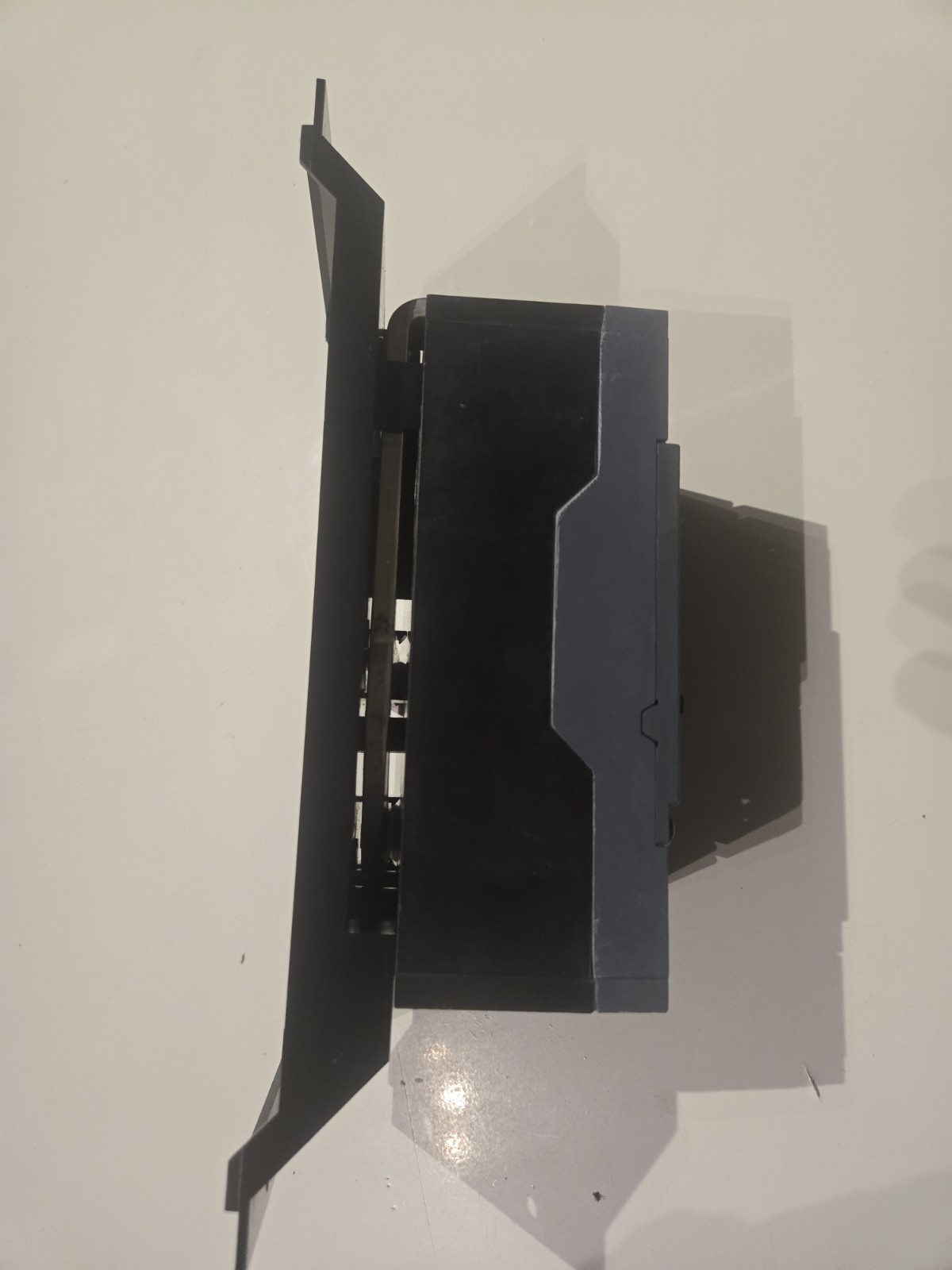 Siemens MBKQR3200HA 3-phase 200a Breaker With Mounting Kit