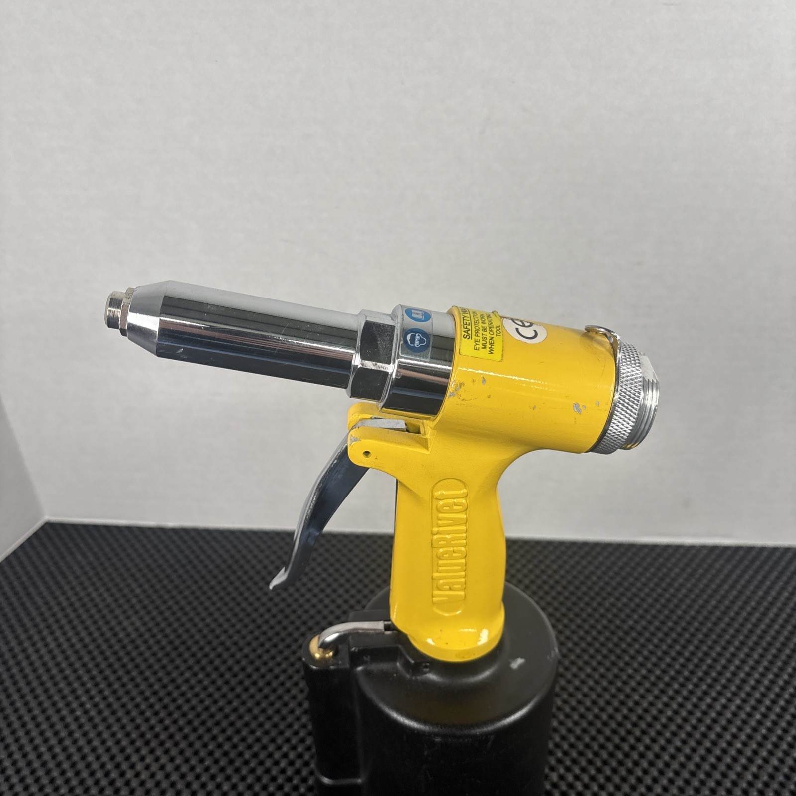 VALUERIVET V-4 (55462) PNEUMATIC AIR/HYDRAULIC POP RIVET GUN 3/32″-1/4″ DIAMETER