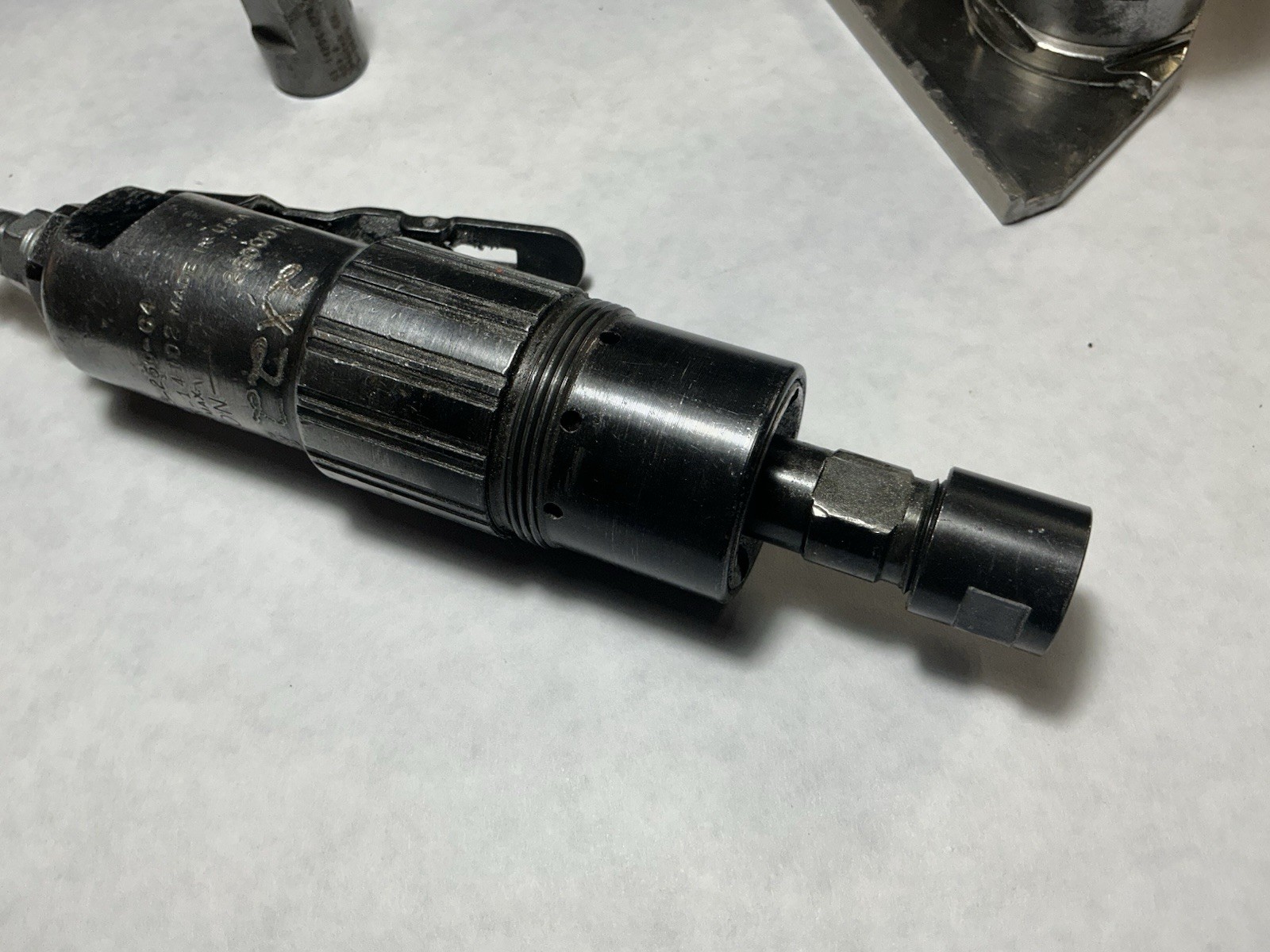 Cleco Dotco Air Pneumatic Router 25,000 RPM Router Base W/ 16 Industrial Bits