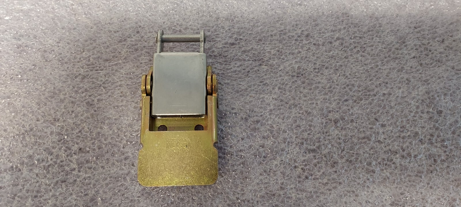 ‘1 PIECE’ – PN# MS18015-1 – NEILSON -STRIKE & CATCH, CLAMPING CAD PLATED