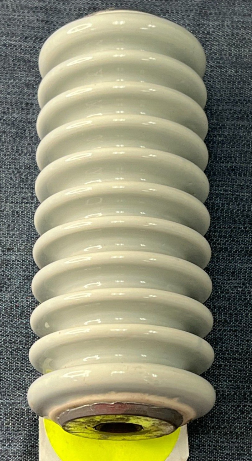 MEISTER INTERNATIONAL PORCELAIN BUS INSULATOR A20-3 13.2KV BIL: 95KV 6″ HEIGHT