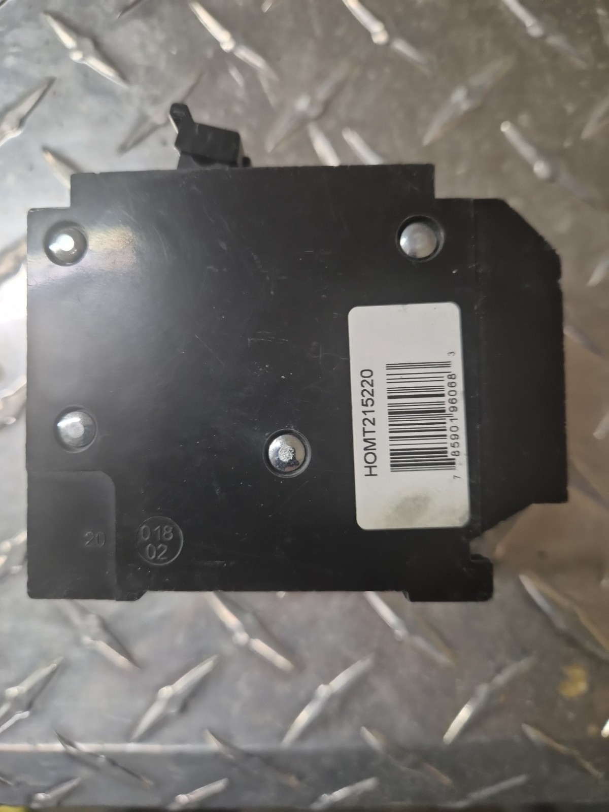 Square D by Schneider HOMT1515220CP 2-15-Amp 1-20-Amp Quad Circuit Breaker