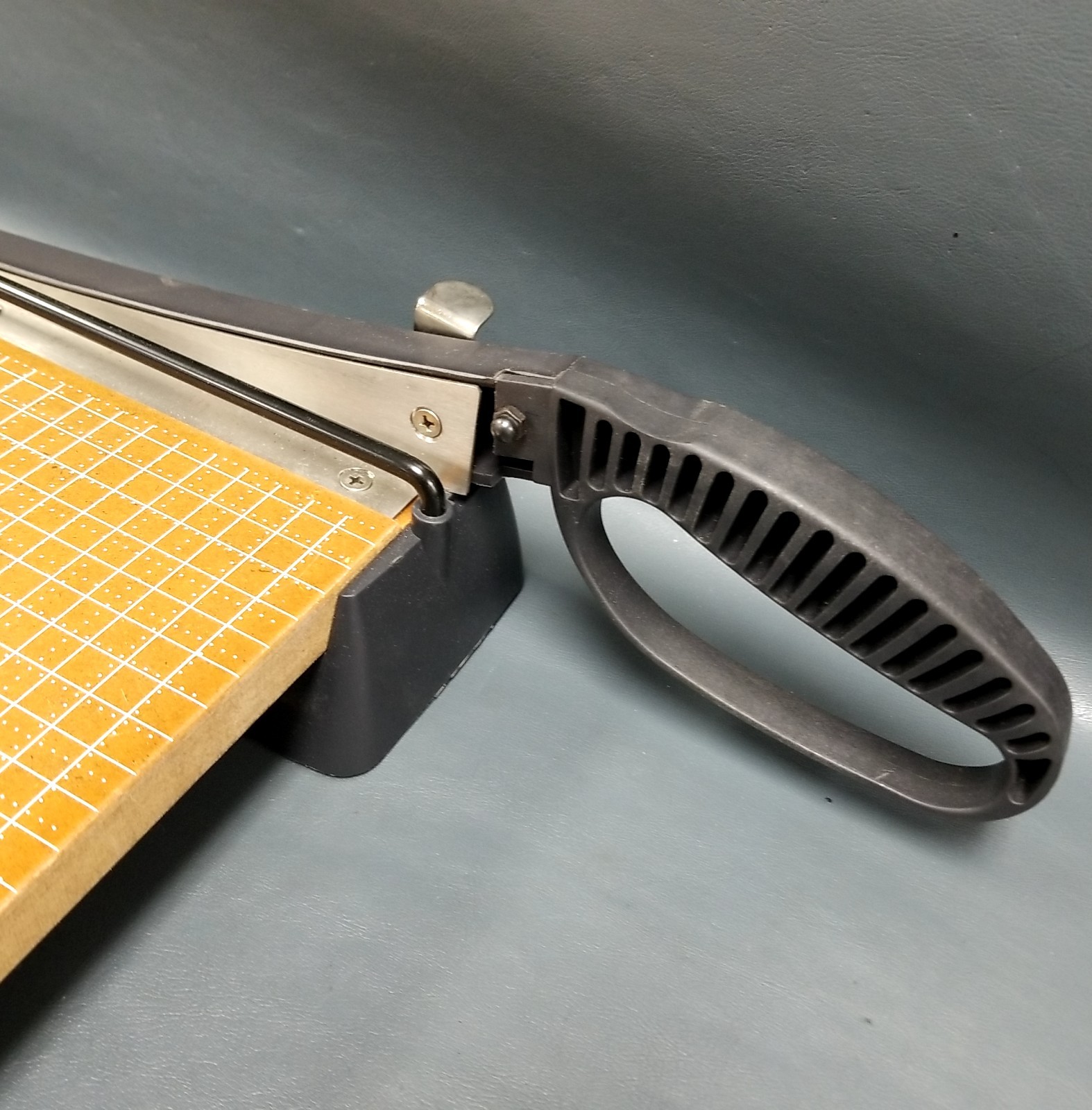 X-ACTO Guillotine Slicer Cutting Board Trimmer #26312 12×15″
