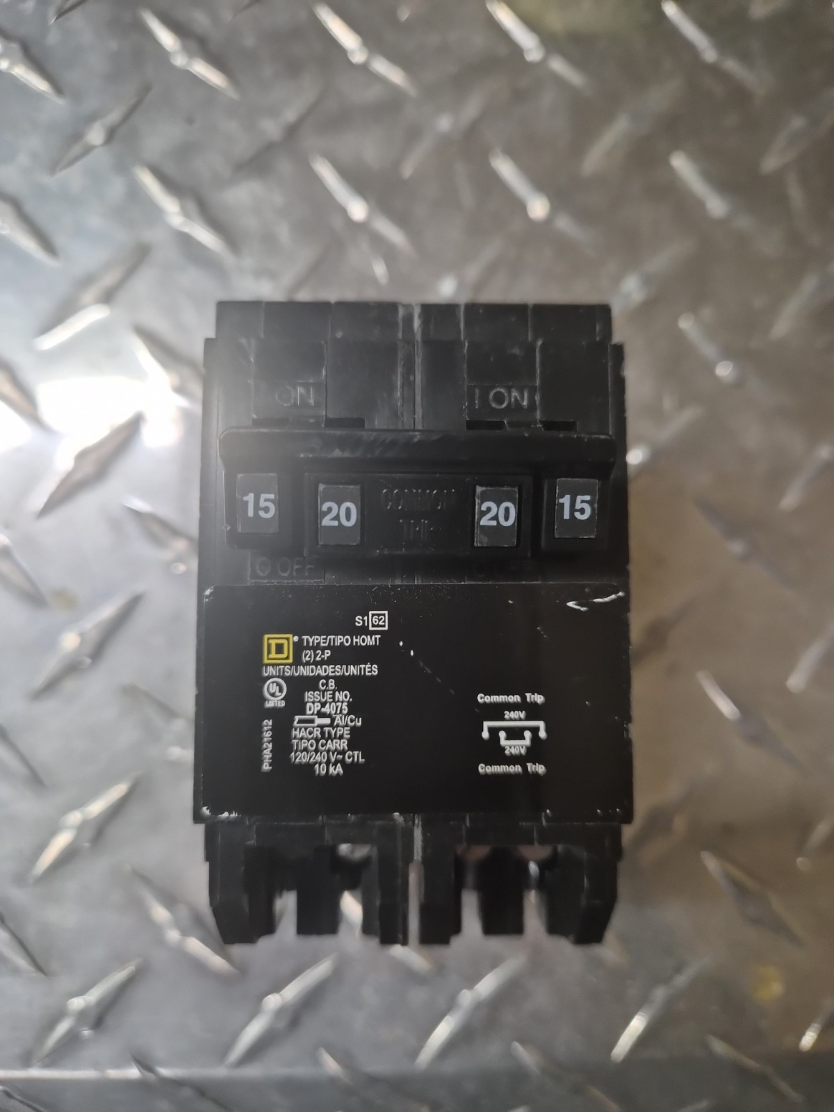Square D by Schneider HOMT1515220CP 2-15-Amp 1-20-Amp Quad Circuit Breaker