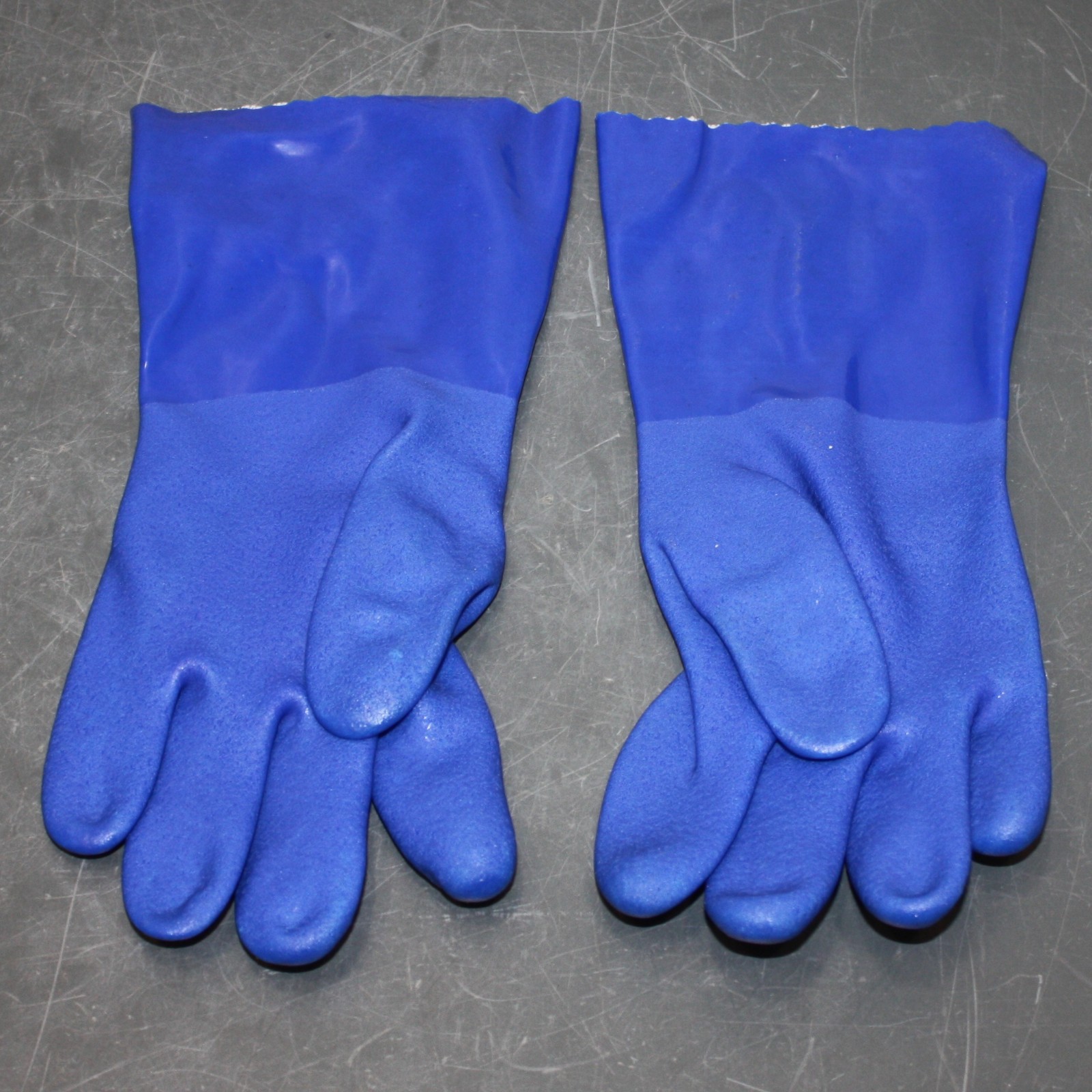 (12 Pairs) PIP 12″ Oil Resistant Gloves 58-8656, Size 8 / M, Blue PVC, XTra Tuff
