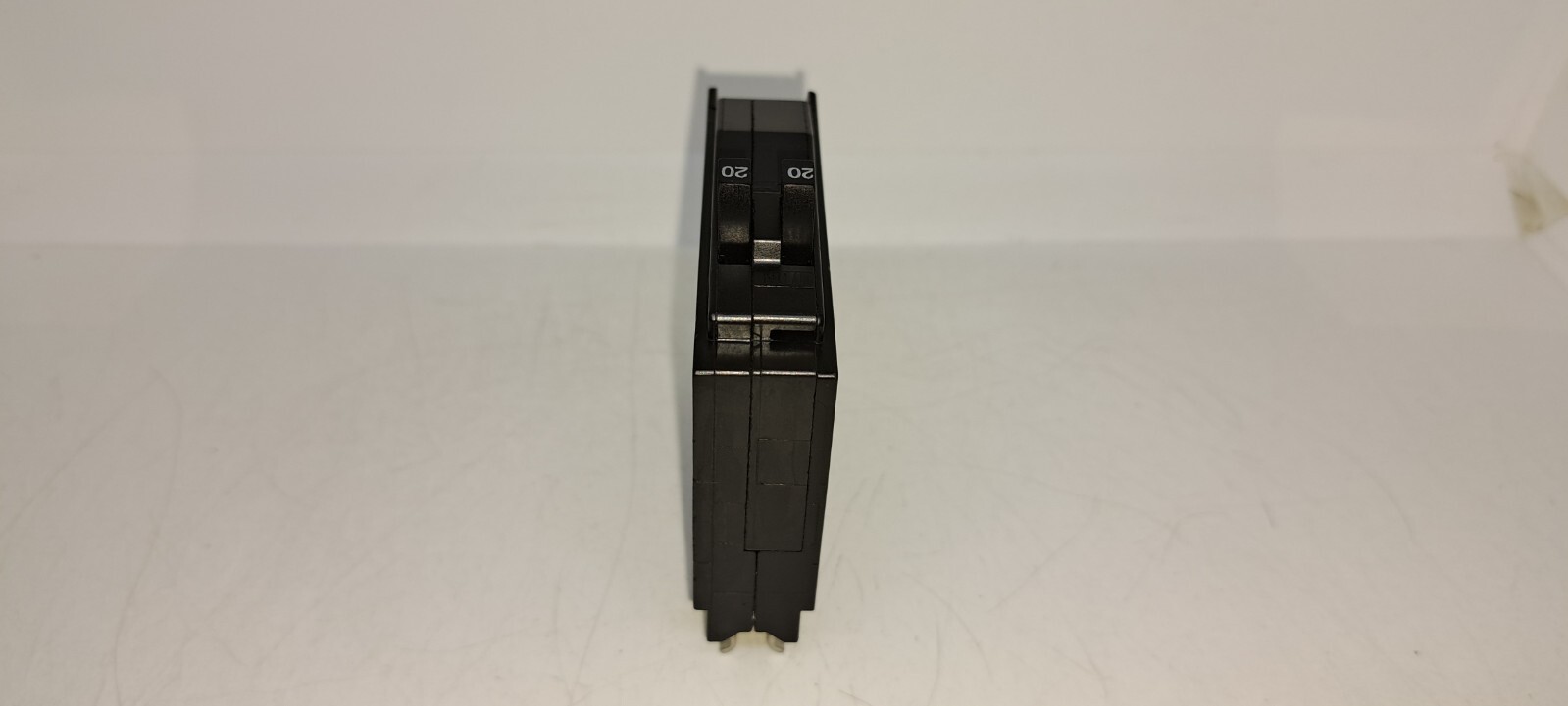 Square D QOT2020 2-20 Amp 120/240V Single Pole Tandem Circuit Breaker QO2020 NEW