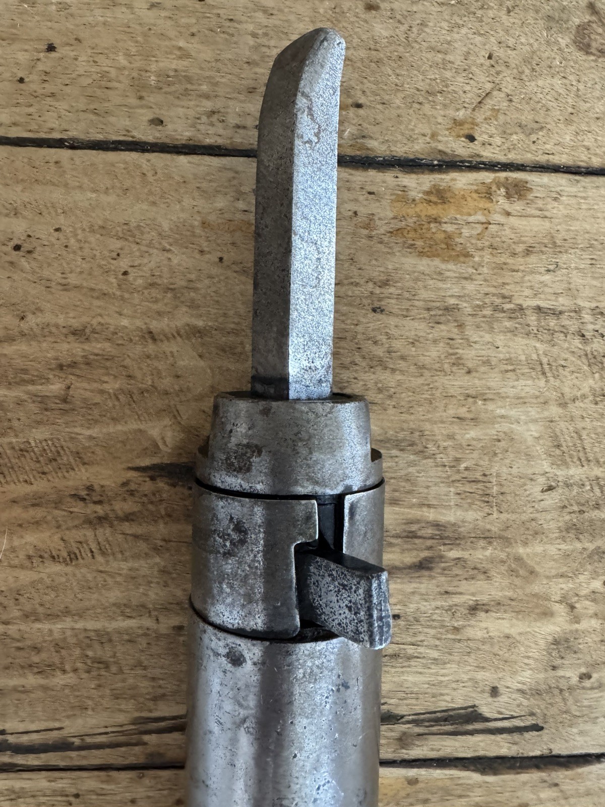 Vintage Pneumatic Air Hammer Needle Scaler Chisel Rust Removal Tool