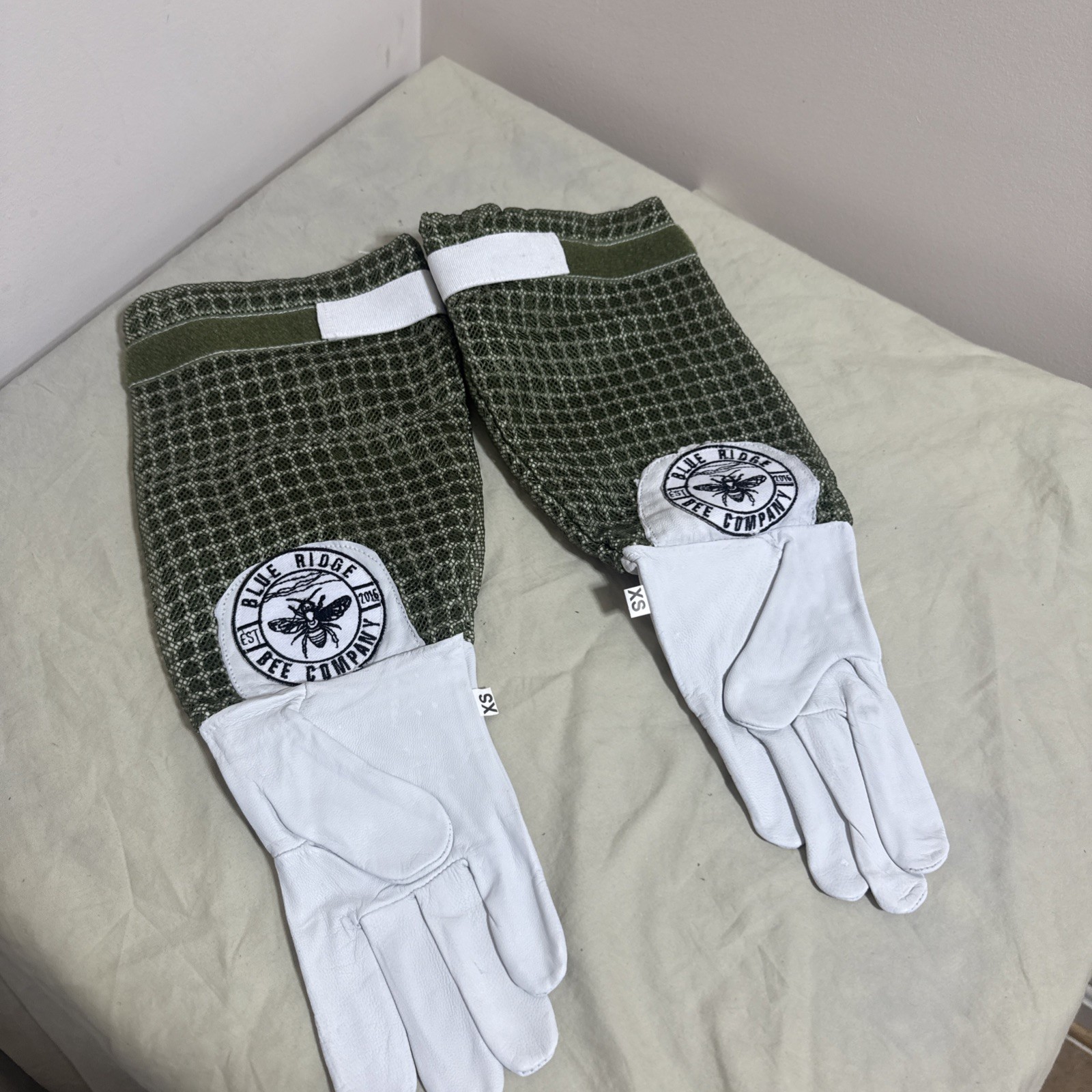 Honey Bee Vented Gloves Goat Skin Green Short XSMALL 3 Layer Protective USA!