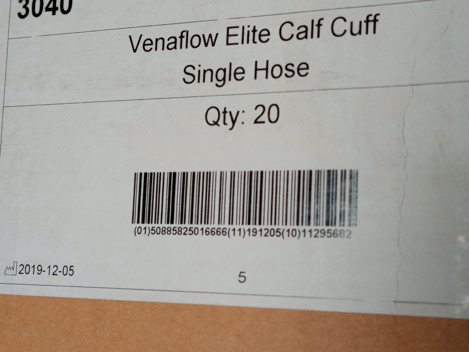 1 Case of Stryker 3040 Venaflow Elite Calf Cuff Single Hose, 20/box, as shown