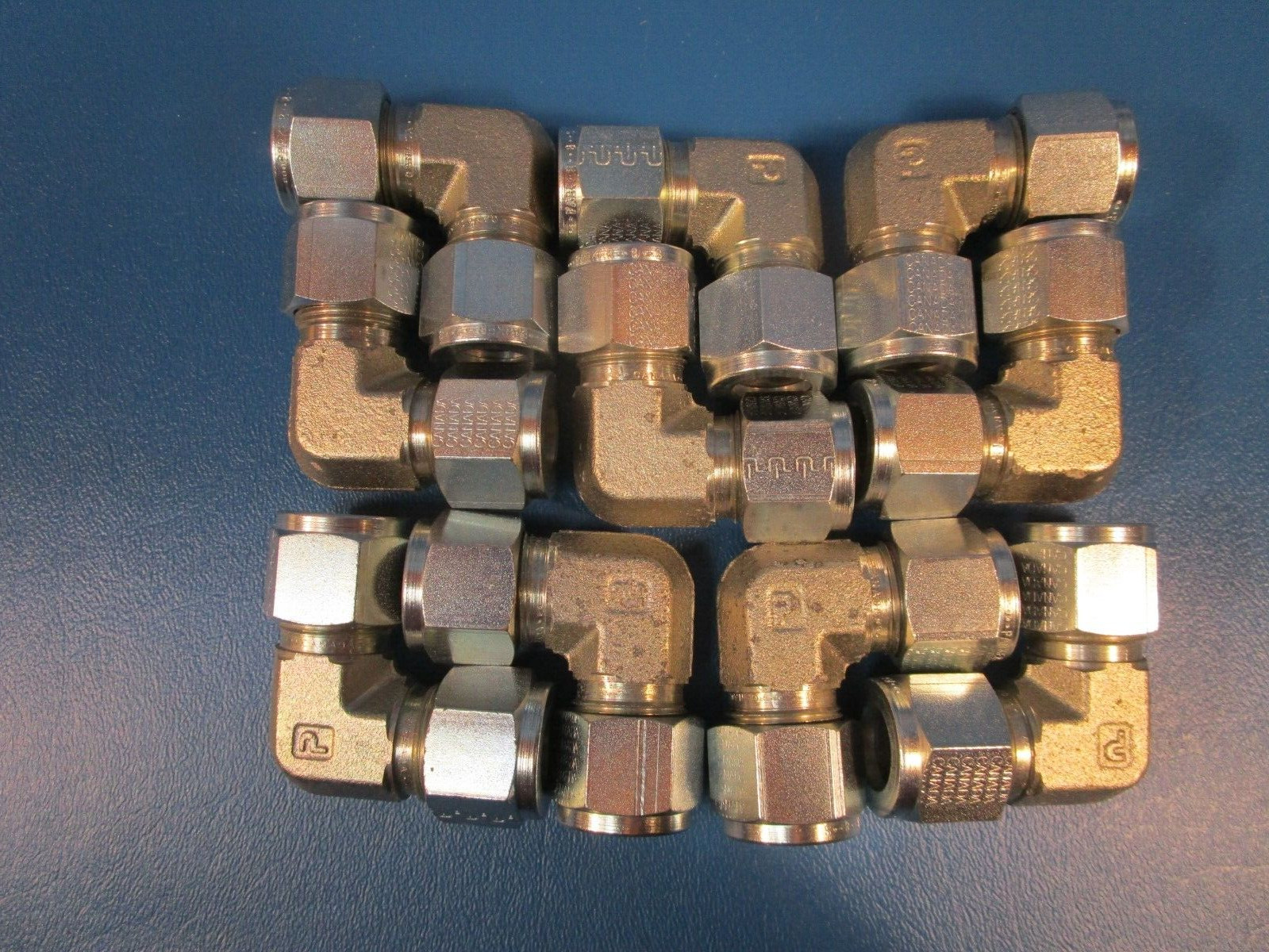 BOX OF 10 PARKER 8-8-EBZ-S, Elbow Union. CPI union elbow, 1/2″ single ferrule