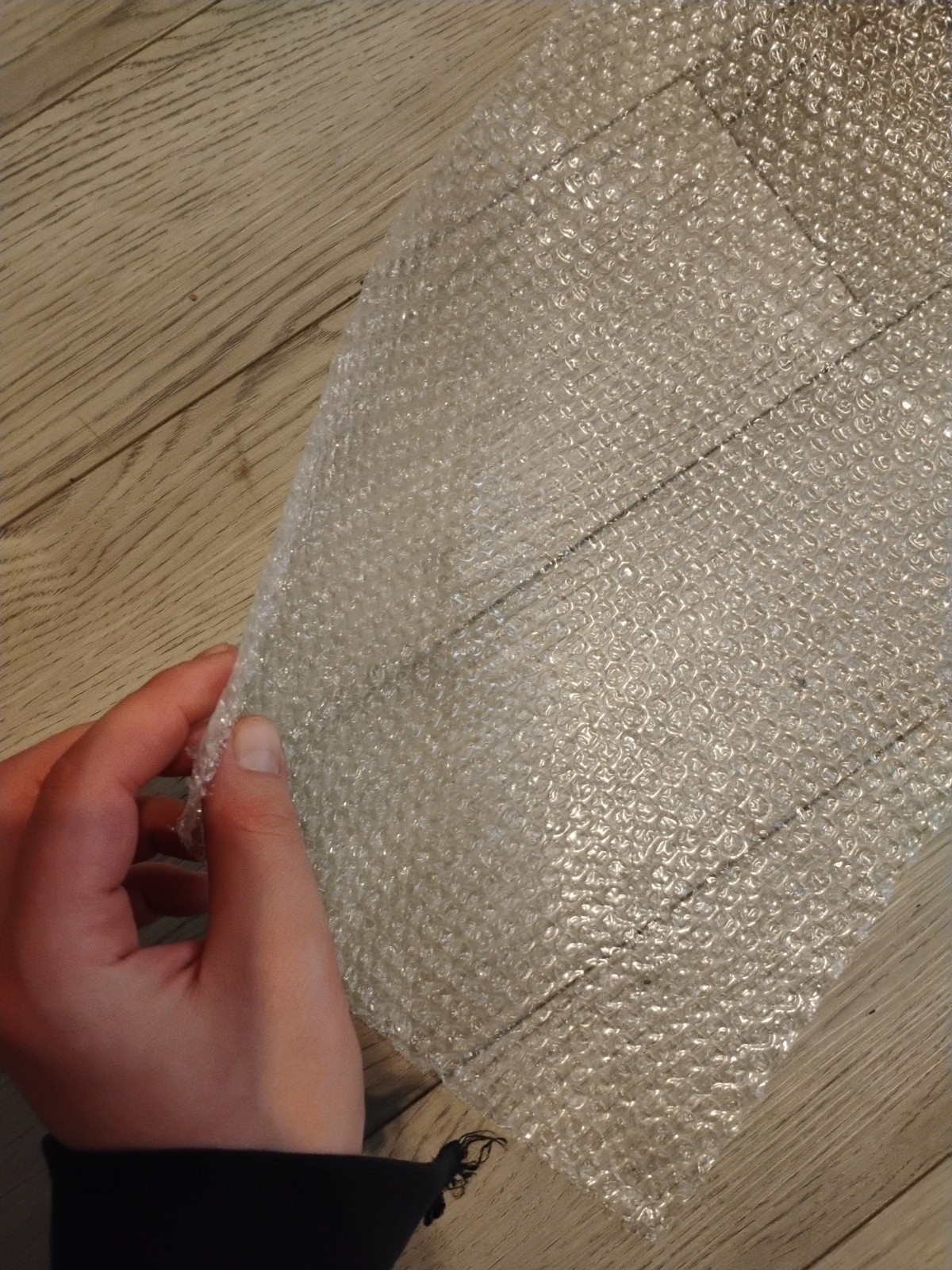 3/16″ SH Small Bubble Cushioning Wrap Padding Roll 700’x 12″ Wide Perf 12″ 700FT