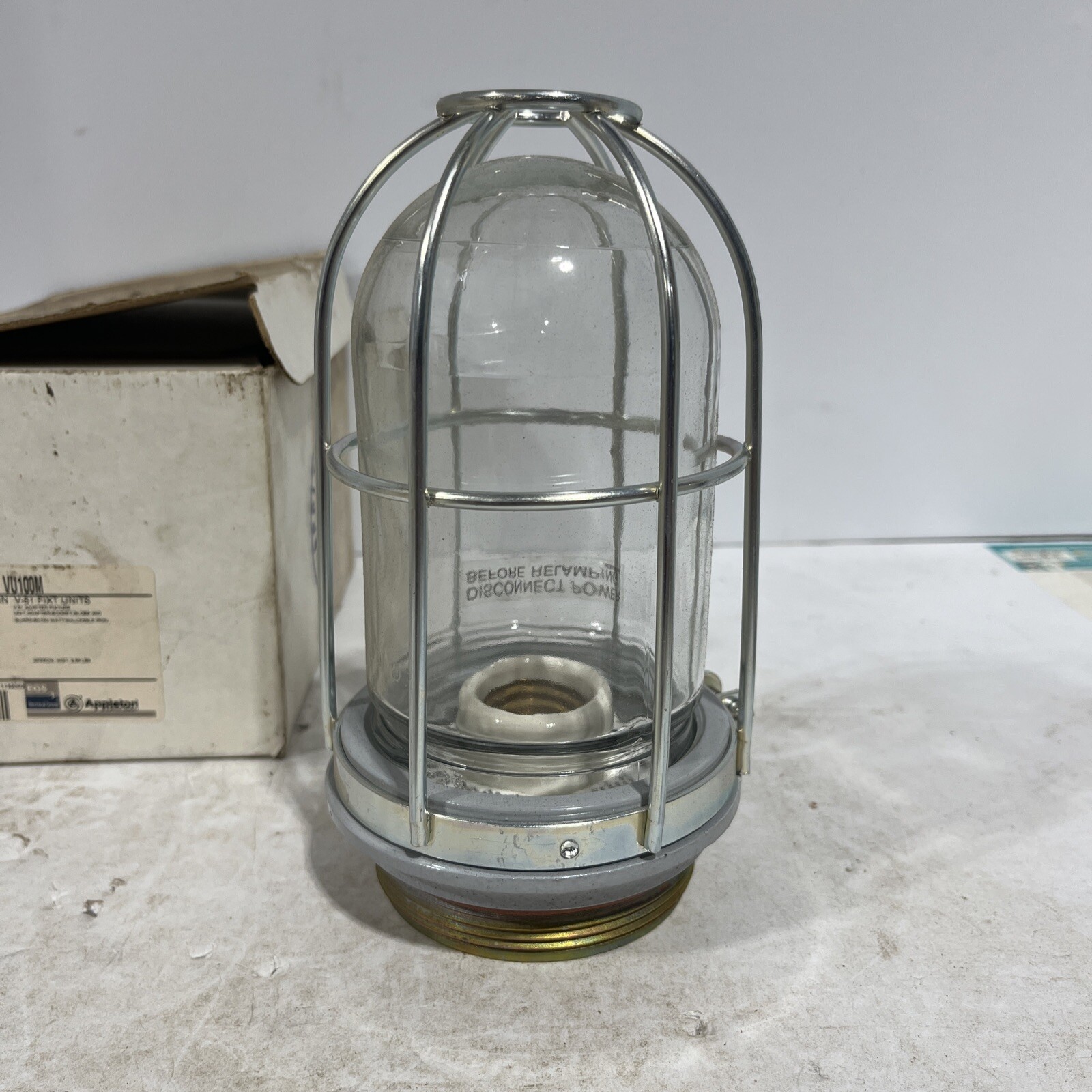 Appleton VU100M Unit Adapter & Guard 60 to 150w 150 VAC for V-51 Fixtures
