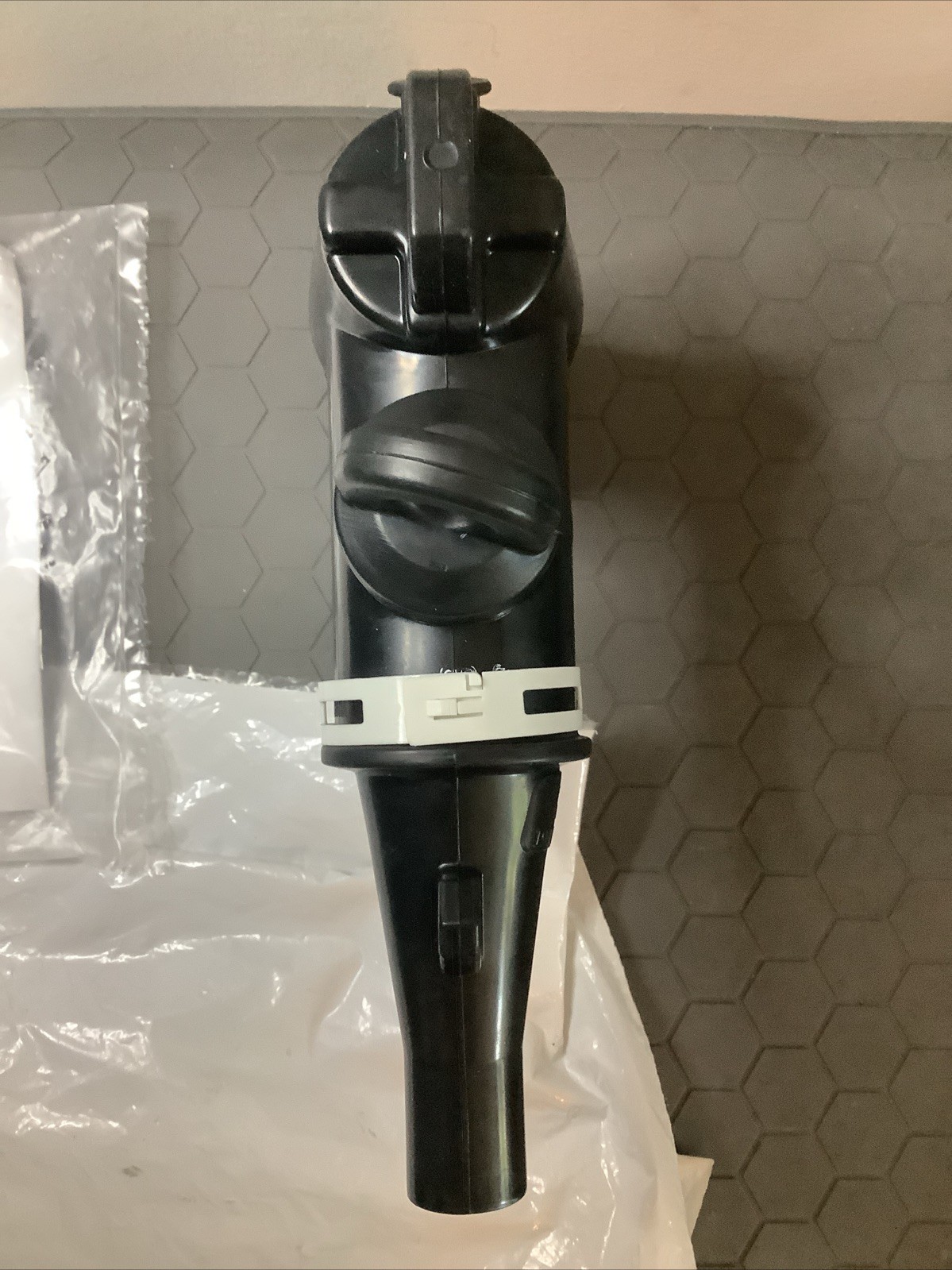 Eaton LE215CC00T 15kV Class 200A 8.3/14.4kV Loadbreak Elbow Test Parts As Shown