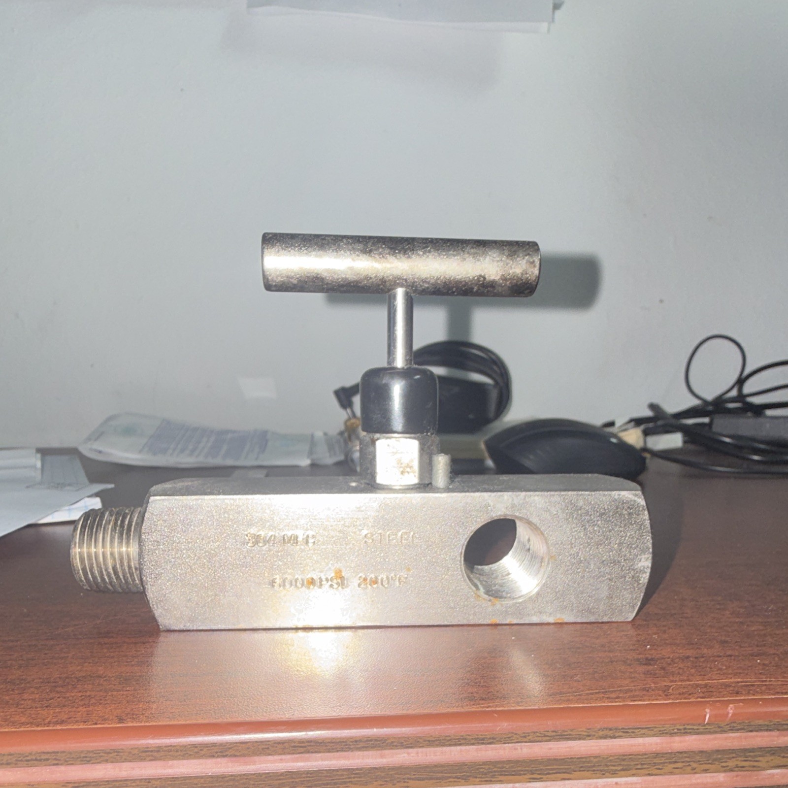 Used Noshok Stainless Steel 1/2 in NPT Needle Valve 3000 WOG Air Water Oil