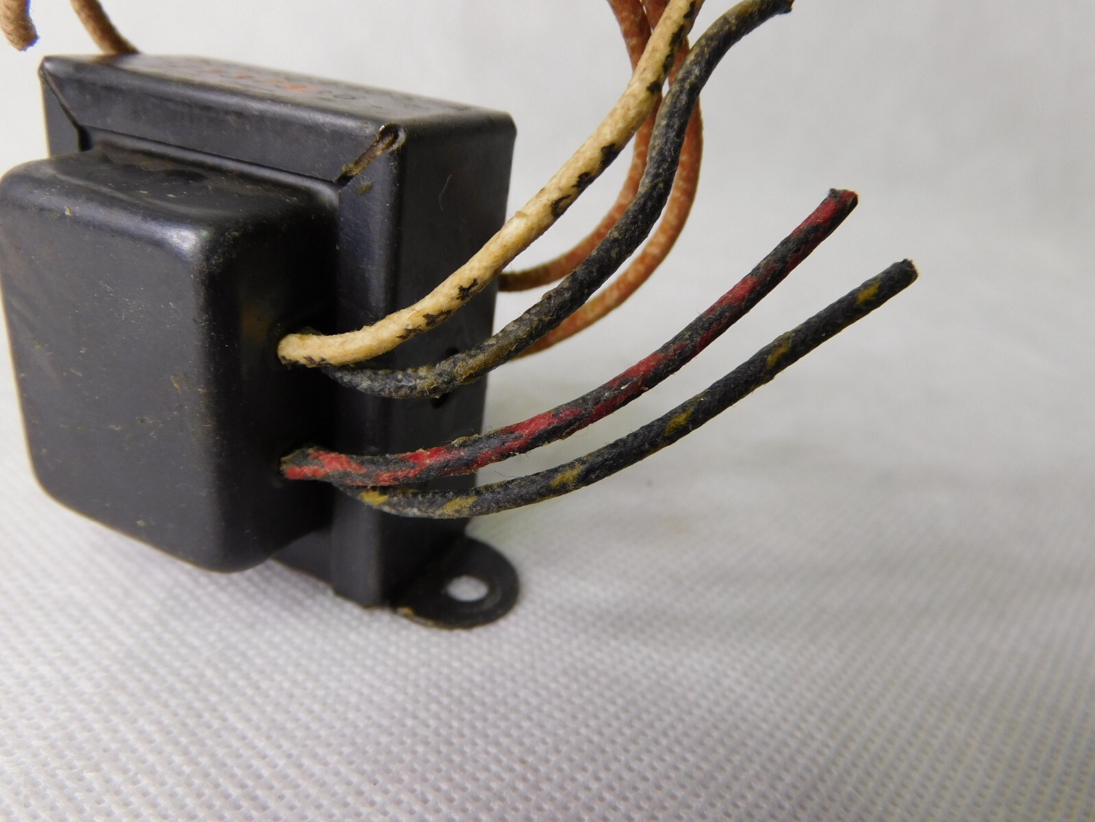 Vintage Transformer 110v to 11.5v or 220v to 22.5 v, electronics, etc.